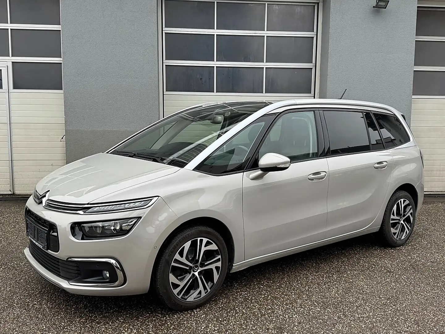 Citroen Grand C4 SpaceTourer Grand C4 Spacetourer BlueHDI 130 Aut. *7-SITZER* Grau - 1