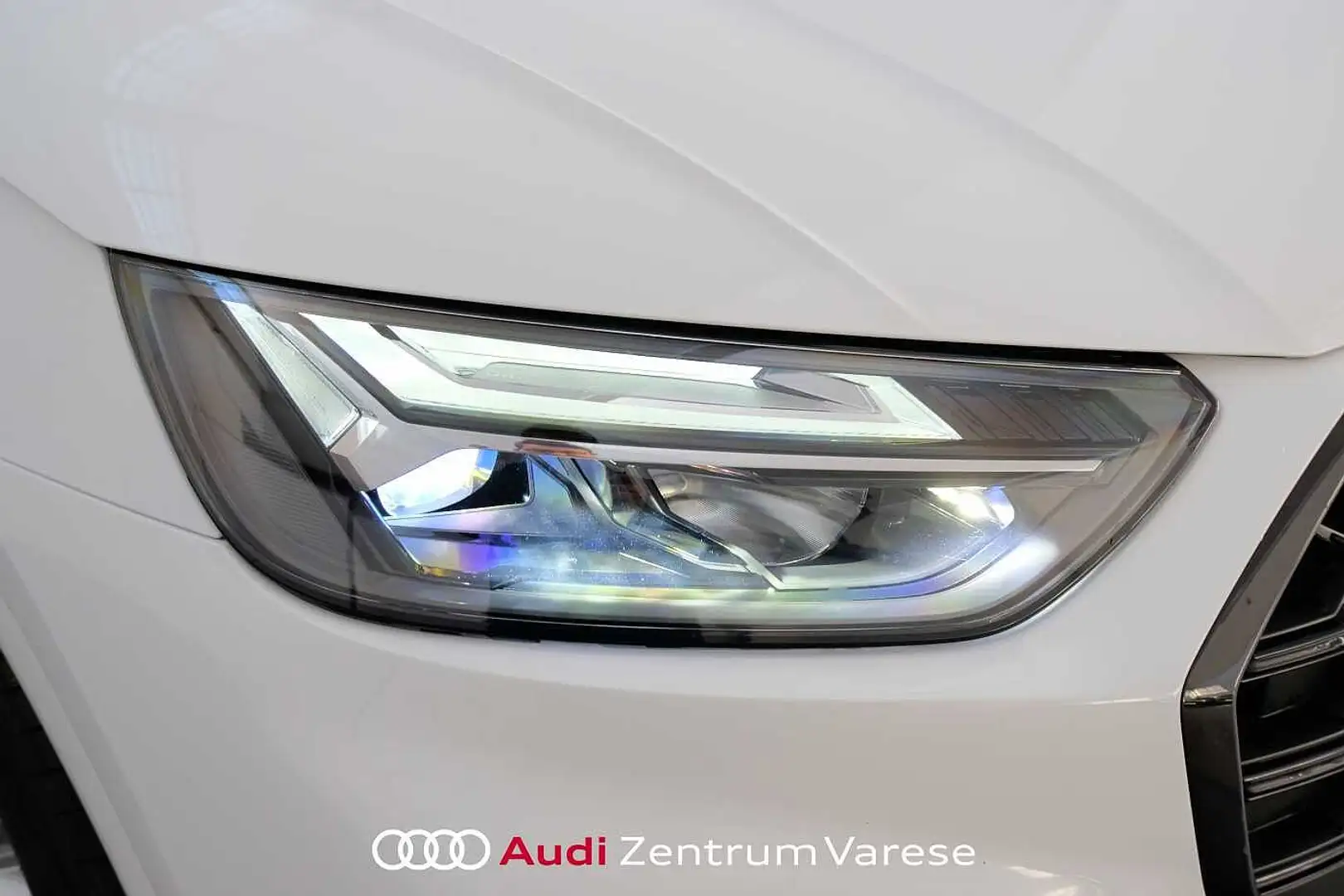 Audi Q5 40 TDI 204CV Quattro Stronic MHEV Sline Bianco - 2
