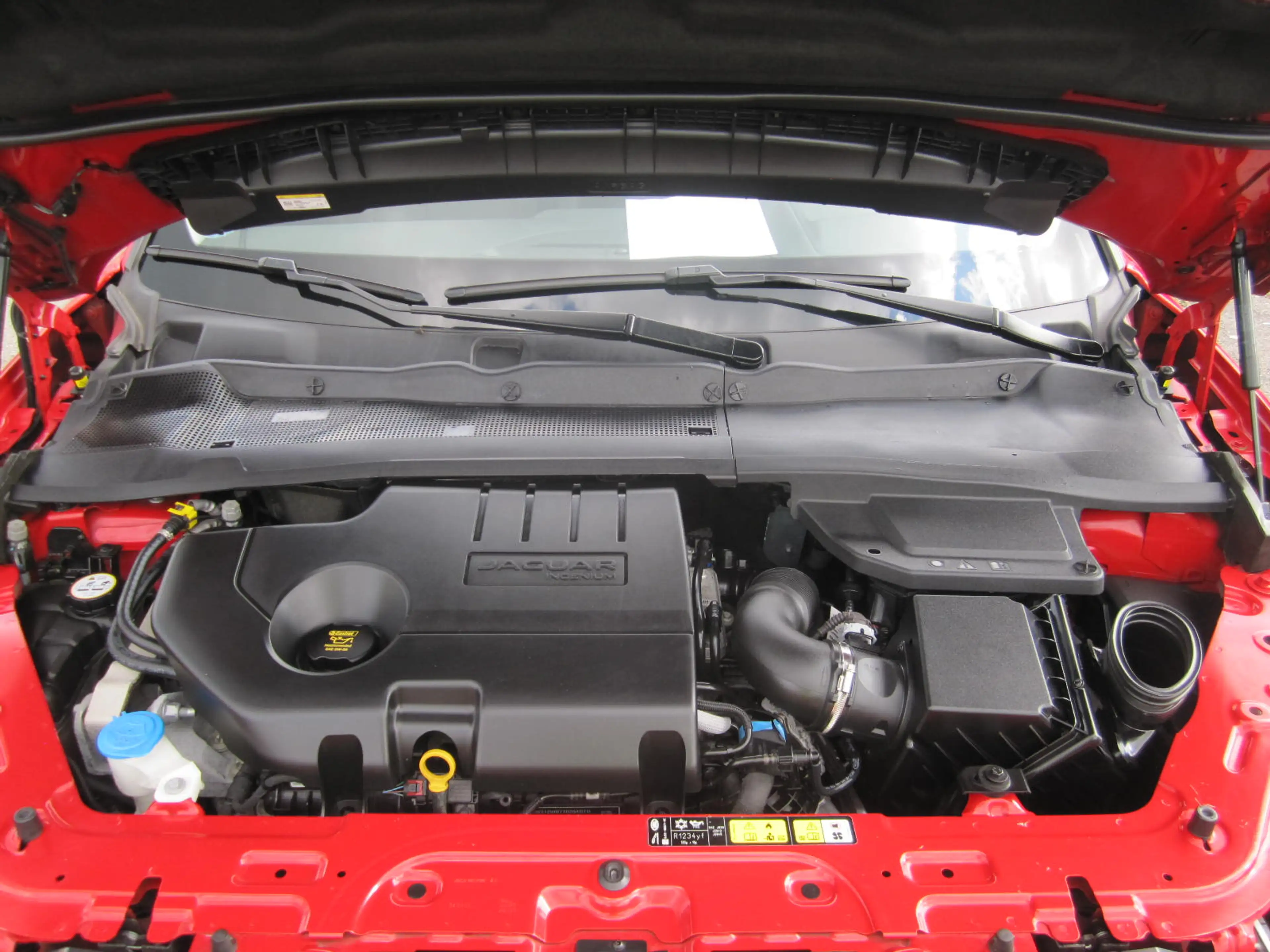 Jaguar E-Pace S AWD ~ 1. Hd ~ AHK — photo 15