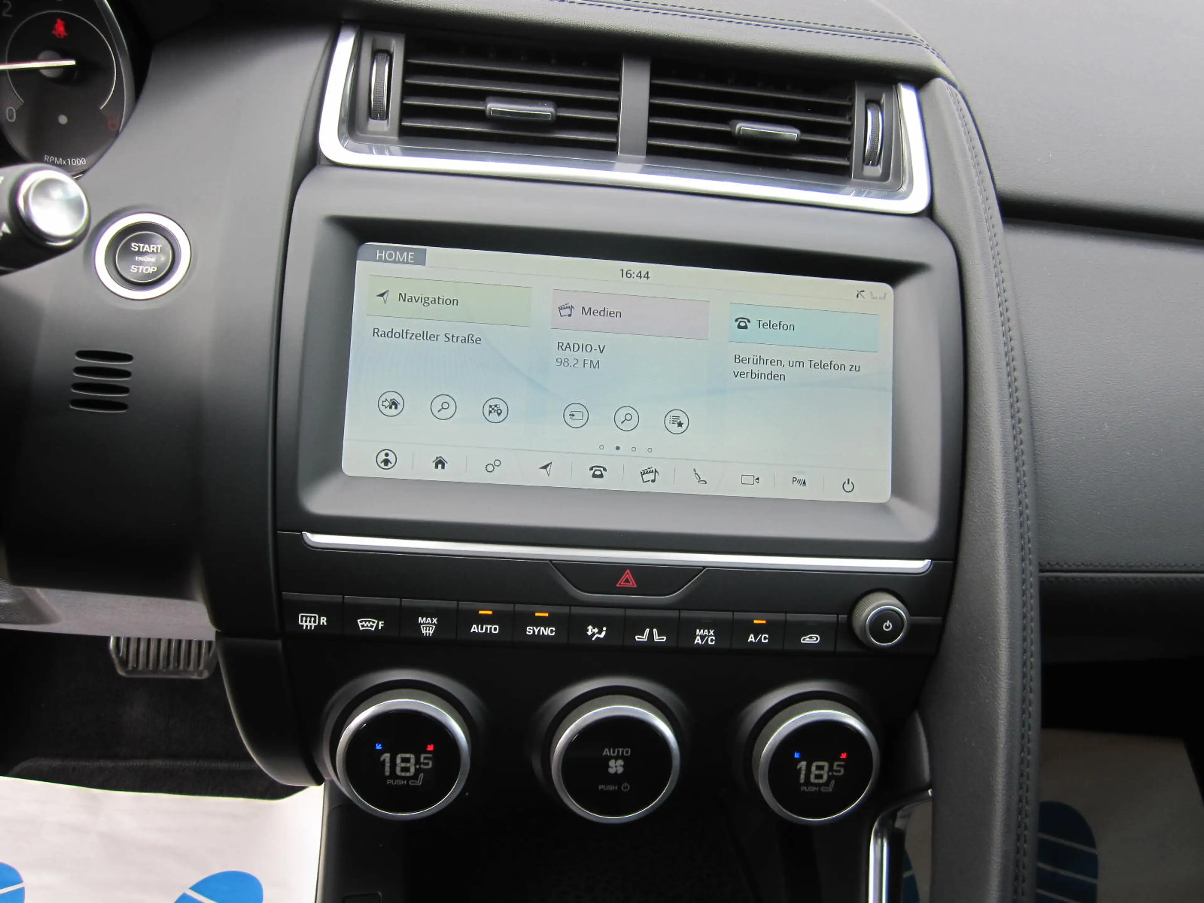 Jaguar E-Pace S AWD ~ 1. Hd ~ AHK — photo 11