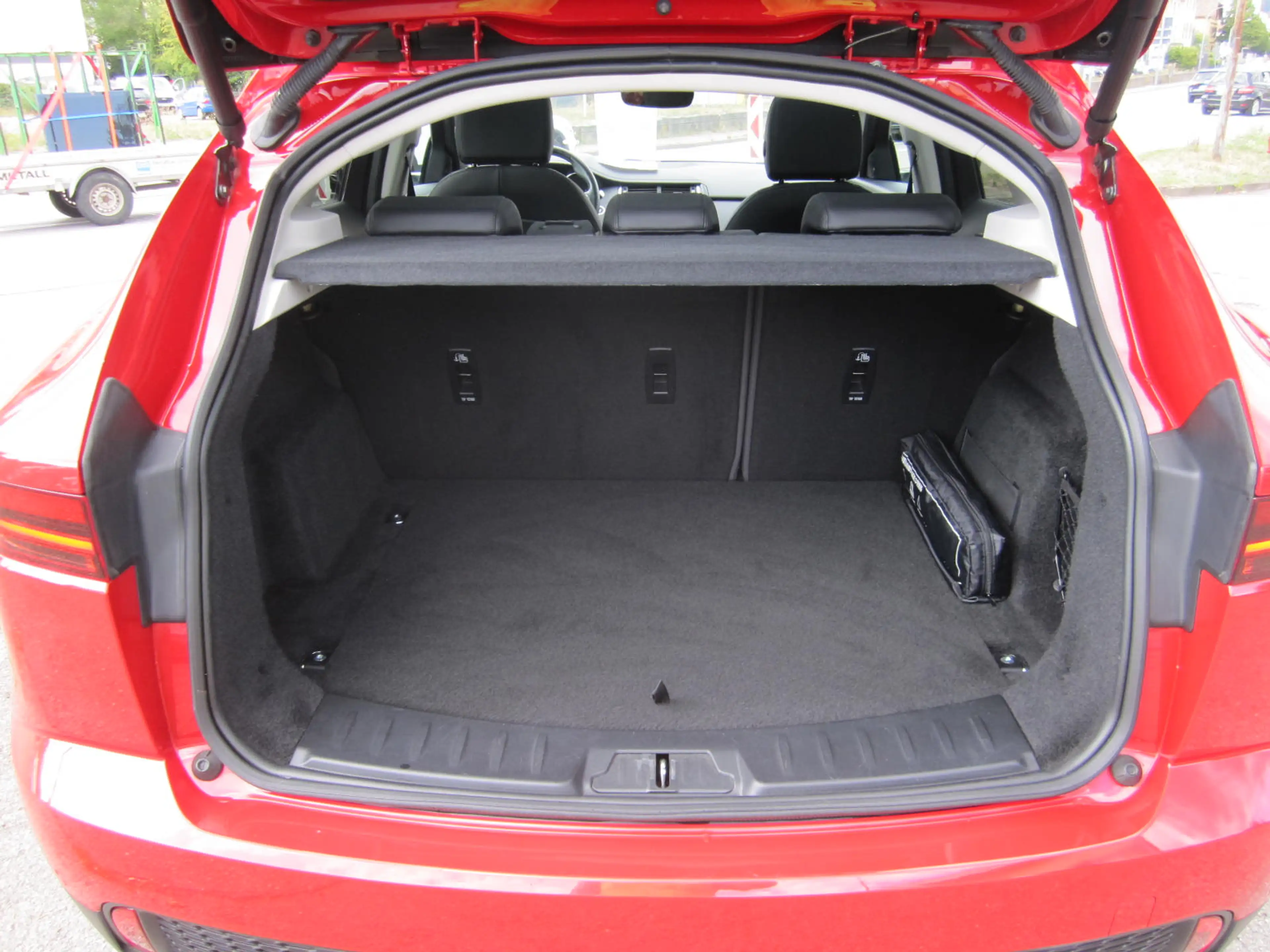 Jaguar E-Pace S AWD ~ 1. Hd ~ AHK — photo 13