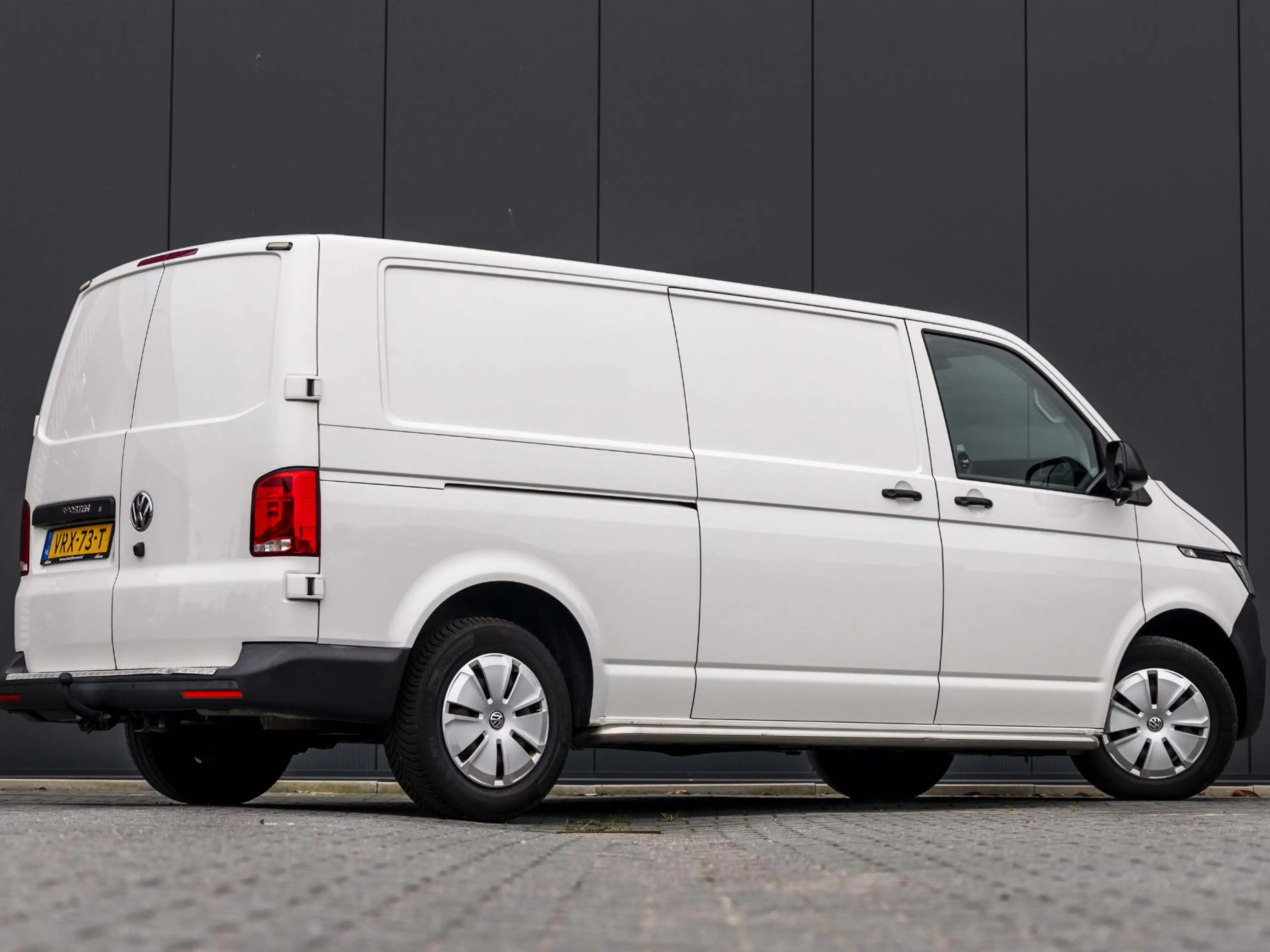 Volkswagen T6.1 Transporter 2.0 TDI L2H1 28 Bulli Dubbele schuifdeur|stoel ver — photo 6