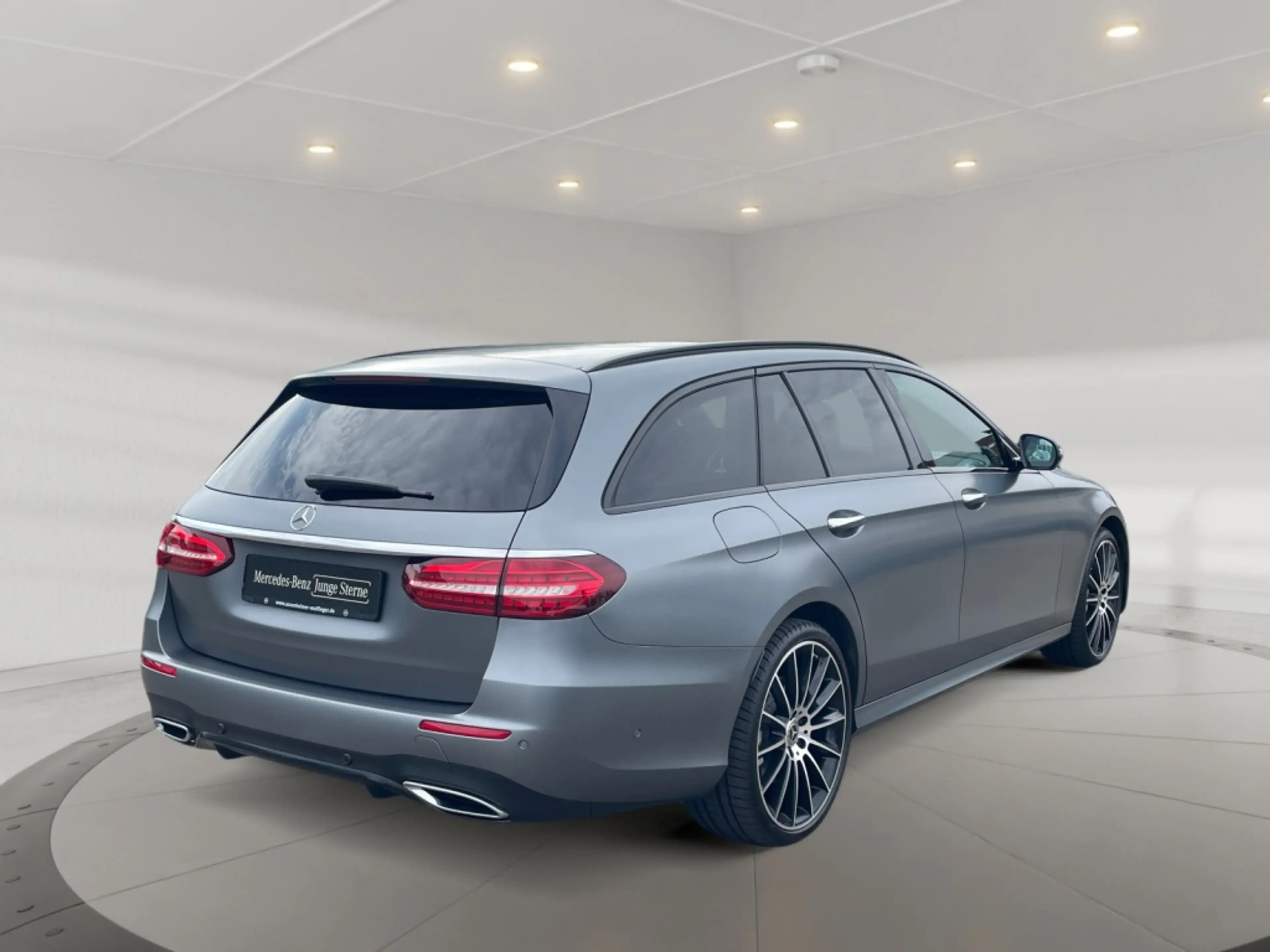Mercedes-Benz E 400 d T 4matic AMG AMG+Exclusive+MBUX+Burm+HUD — photo 4