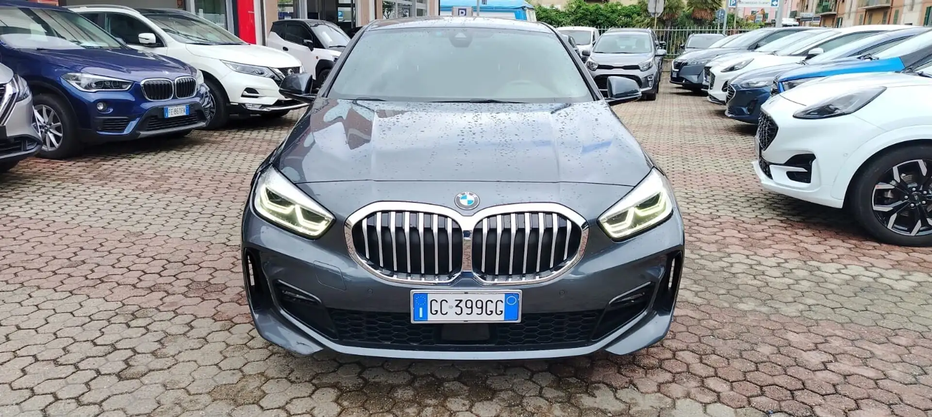 BMW 116 116d 5p. Msport C. Automatico Grijs - 2