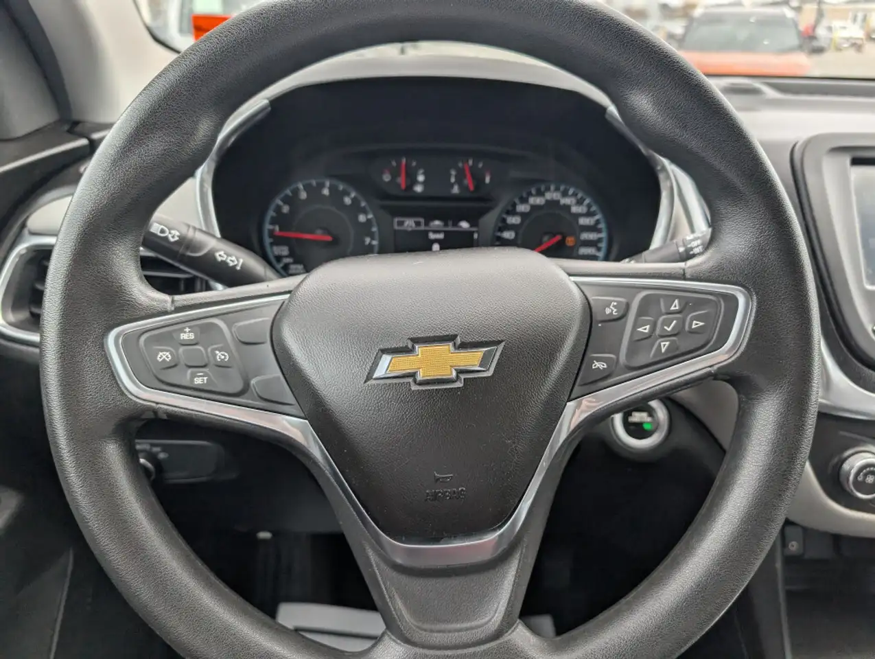 Chevrolet Equinox снимка Chevrolet Equinox