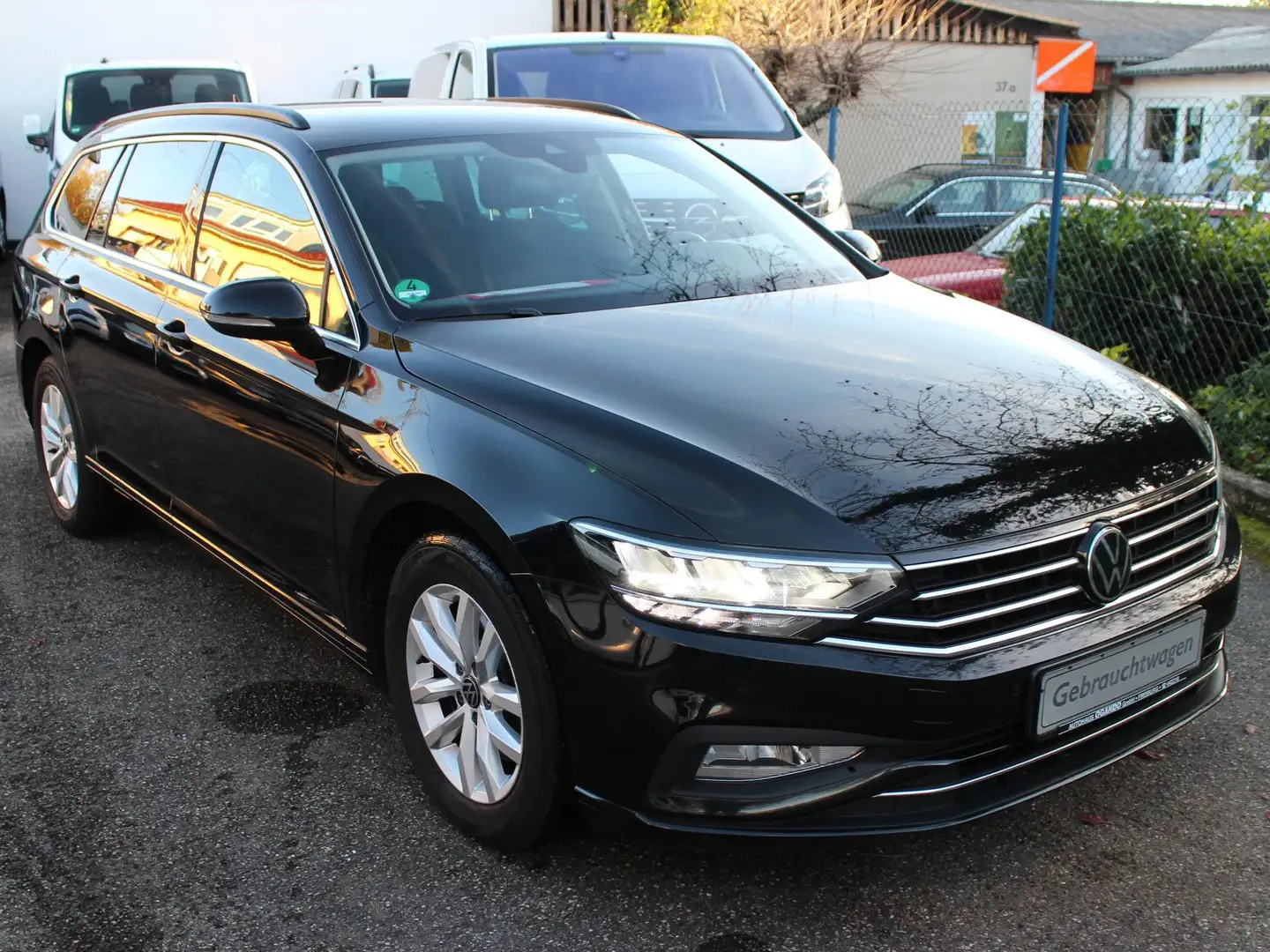 Volkswagen Passat Variant Passat Variant 2.0 TDI DSG Business/Navig/AHK/PDCC Schwarz - 1