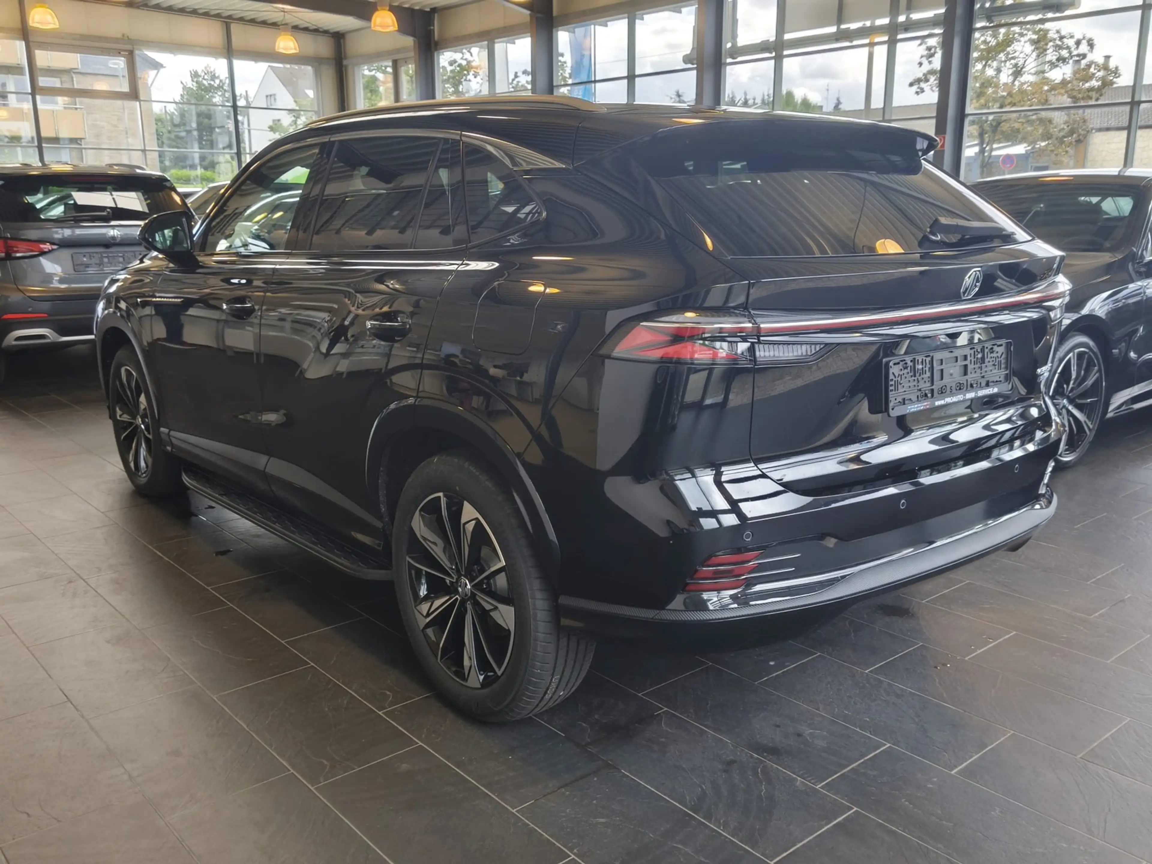 MG HS Hybrid+1.5 T GDI Luxury/LED/360° — photo 4