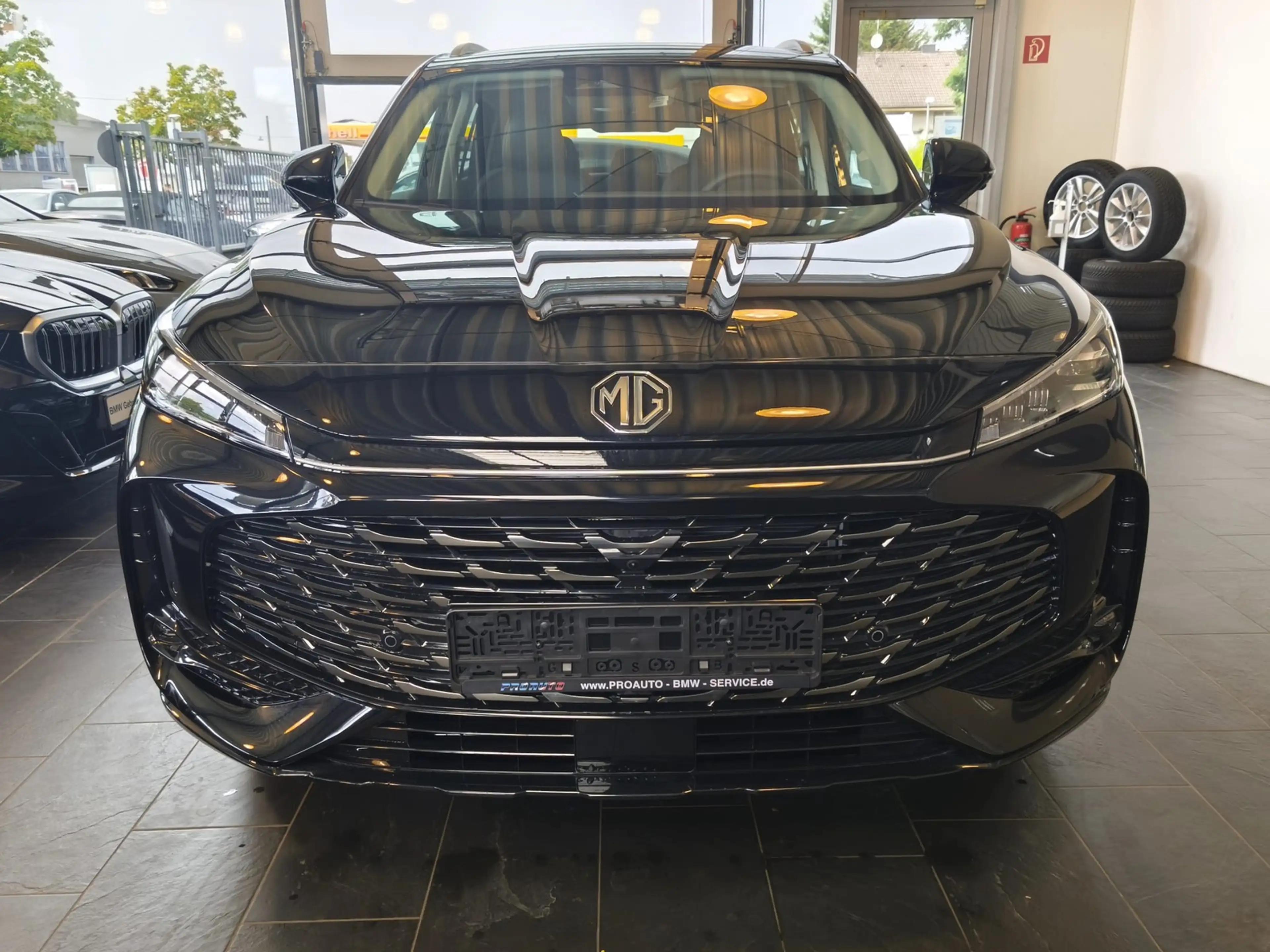 MG HS Hybrid+1.5 T GDI Luxury/LED/360° — photo 2