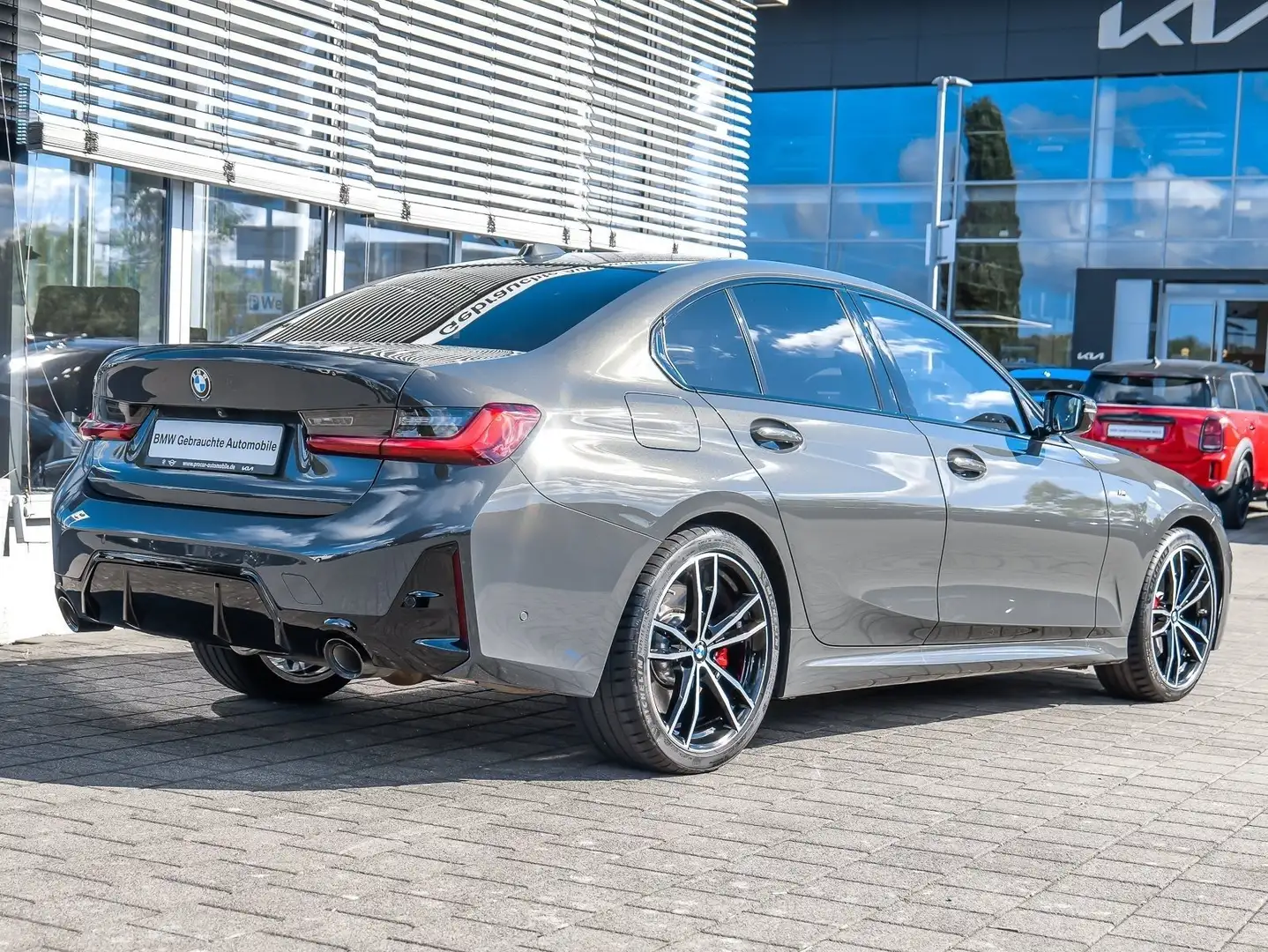 BMW 330 i LIMOUSINE  M Sport ACC AHK RFK NAVI LED Grau - 2
