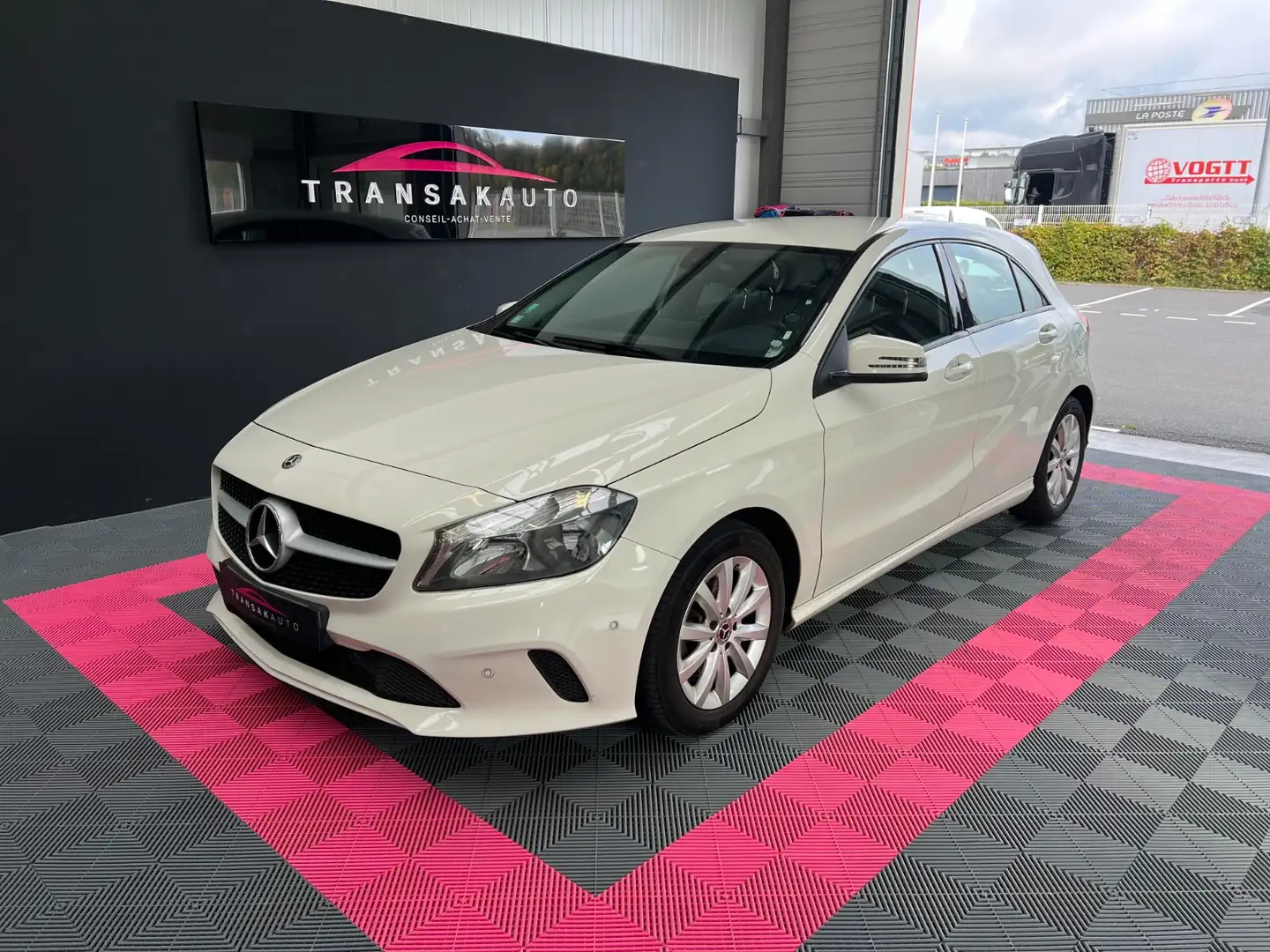 Mercedes-Benz Intuition Blanc - 1