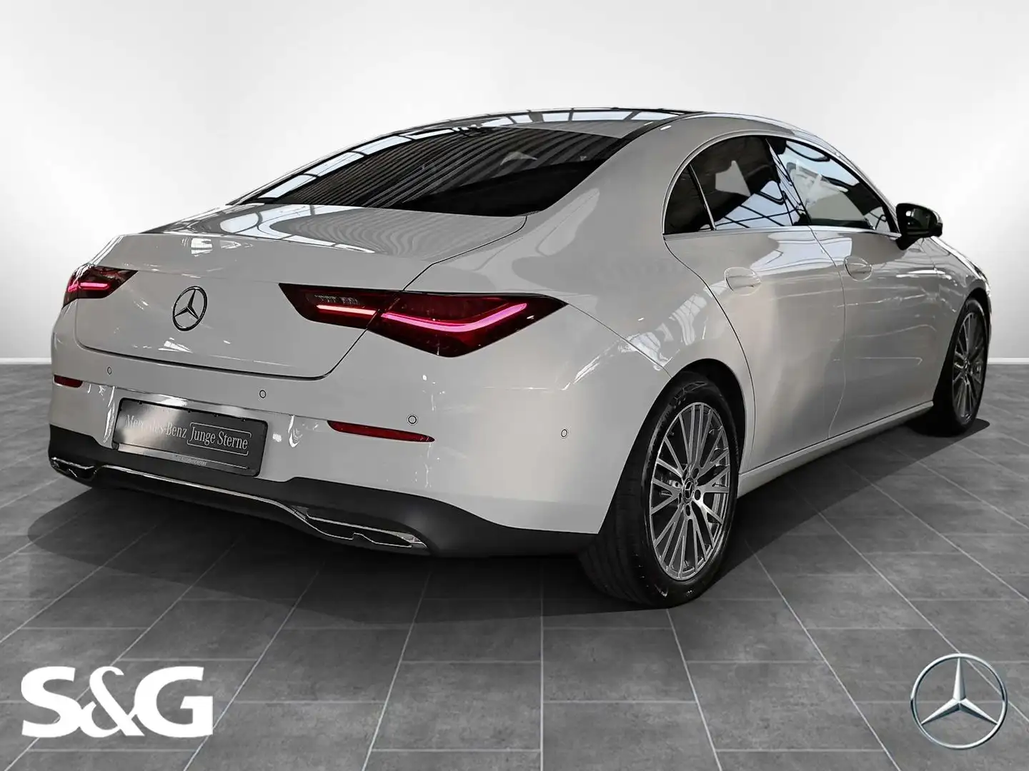 Mercedes-Benz CLA 180 Coupé TOTWINKEL+PANO+360°+DISTRONIC+18" Bianco - 2