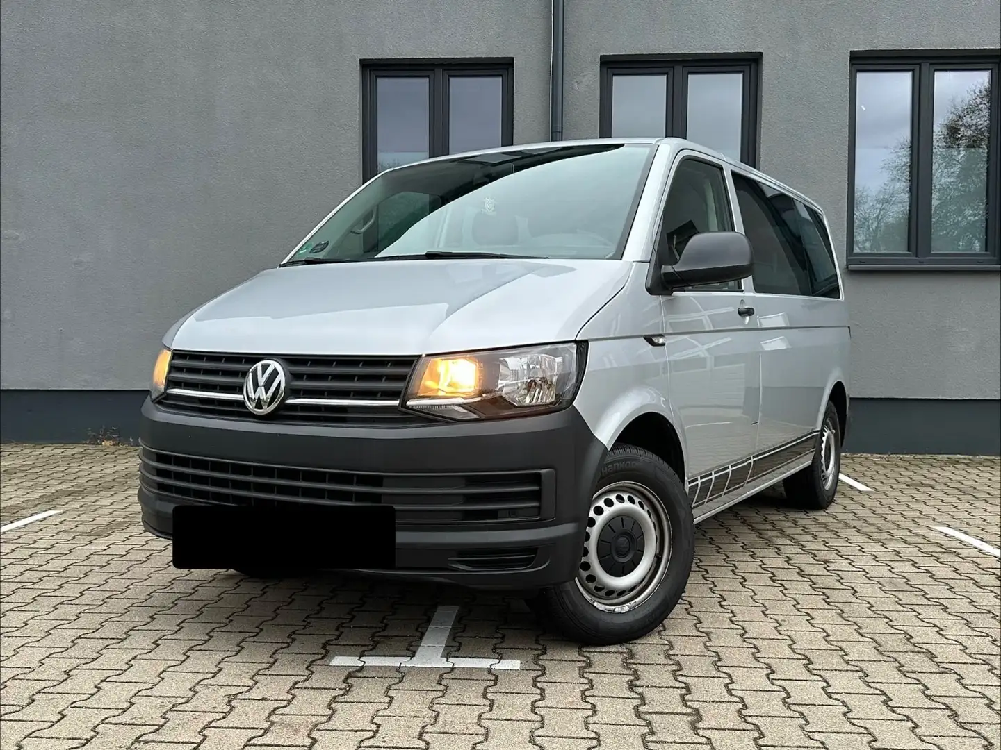 Volkswagen T6 Kombi 3-Sitzer*Laderaum*AHK*PDC*Navi*Shzg* Silber - 2