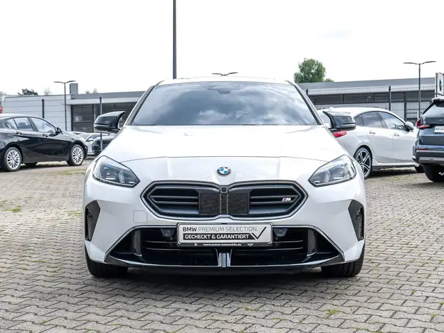 BMW 1 Series view 8