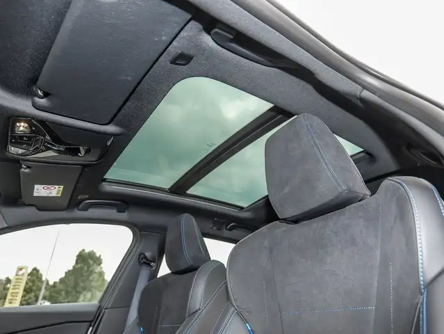 BMW 1 Series view 12