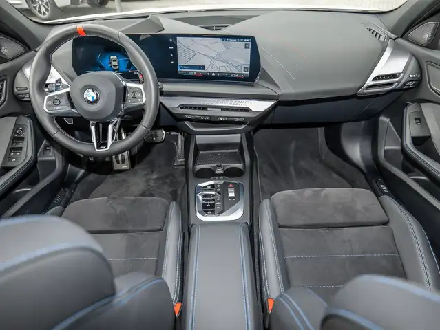 BMW 1 Series view 3
