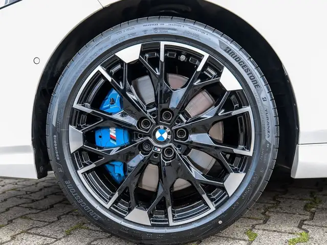 BMW 1 Series view 4