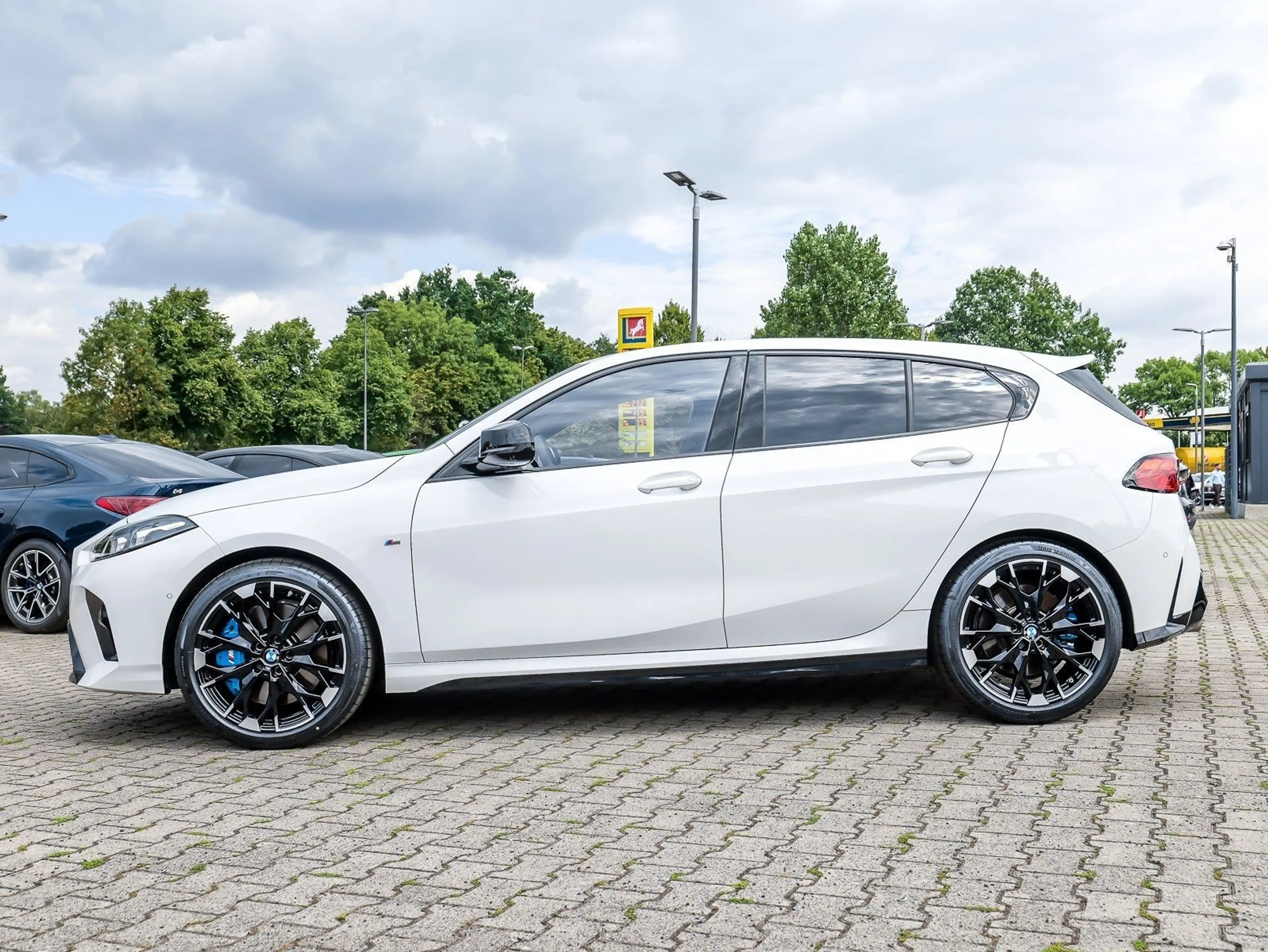 BMW 135 M135 xDrive 5-Türer M Sport Pano HuD DA Prof. H/K — photo 9