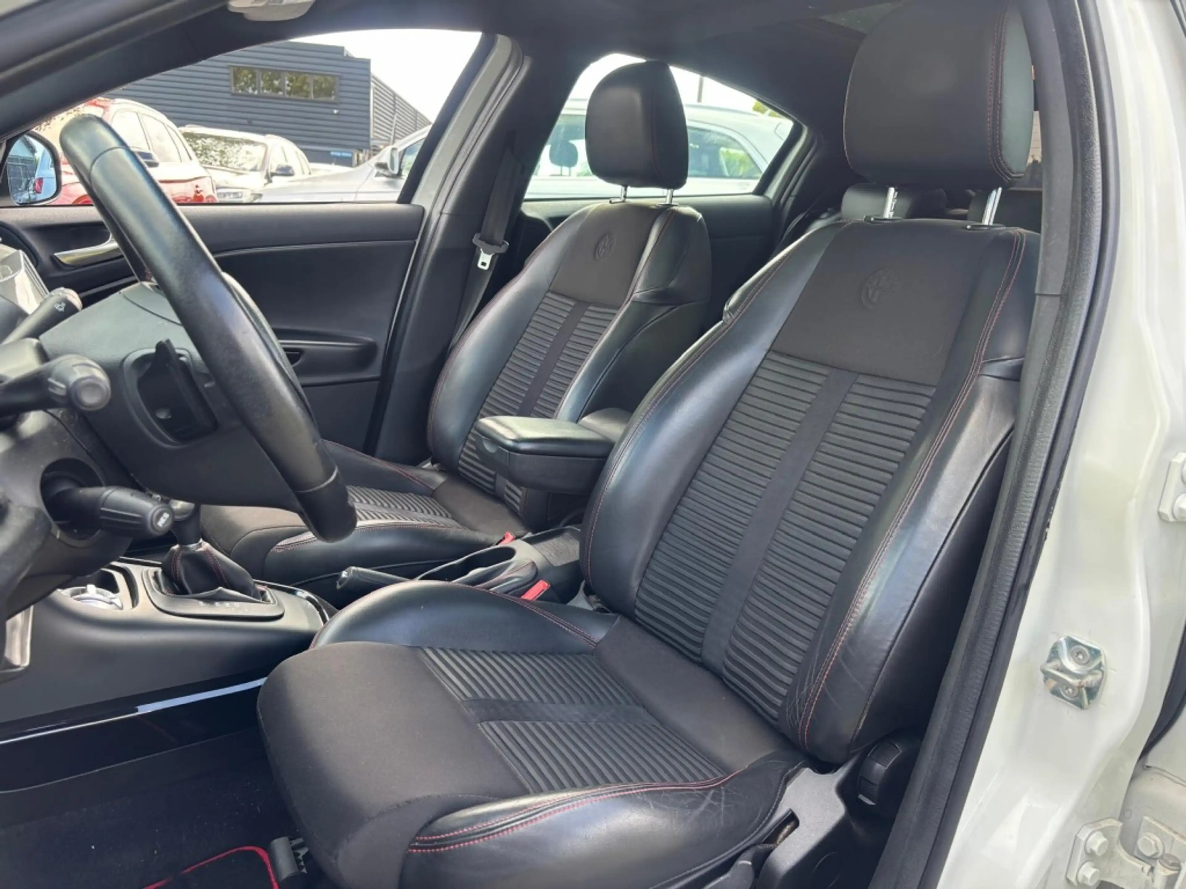Alfa Romeo Giulietta 1.4 Turbo Benzine Automaat Wit Panoramadak Sport — photo 11