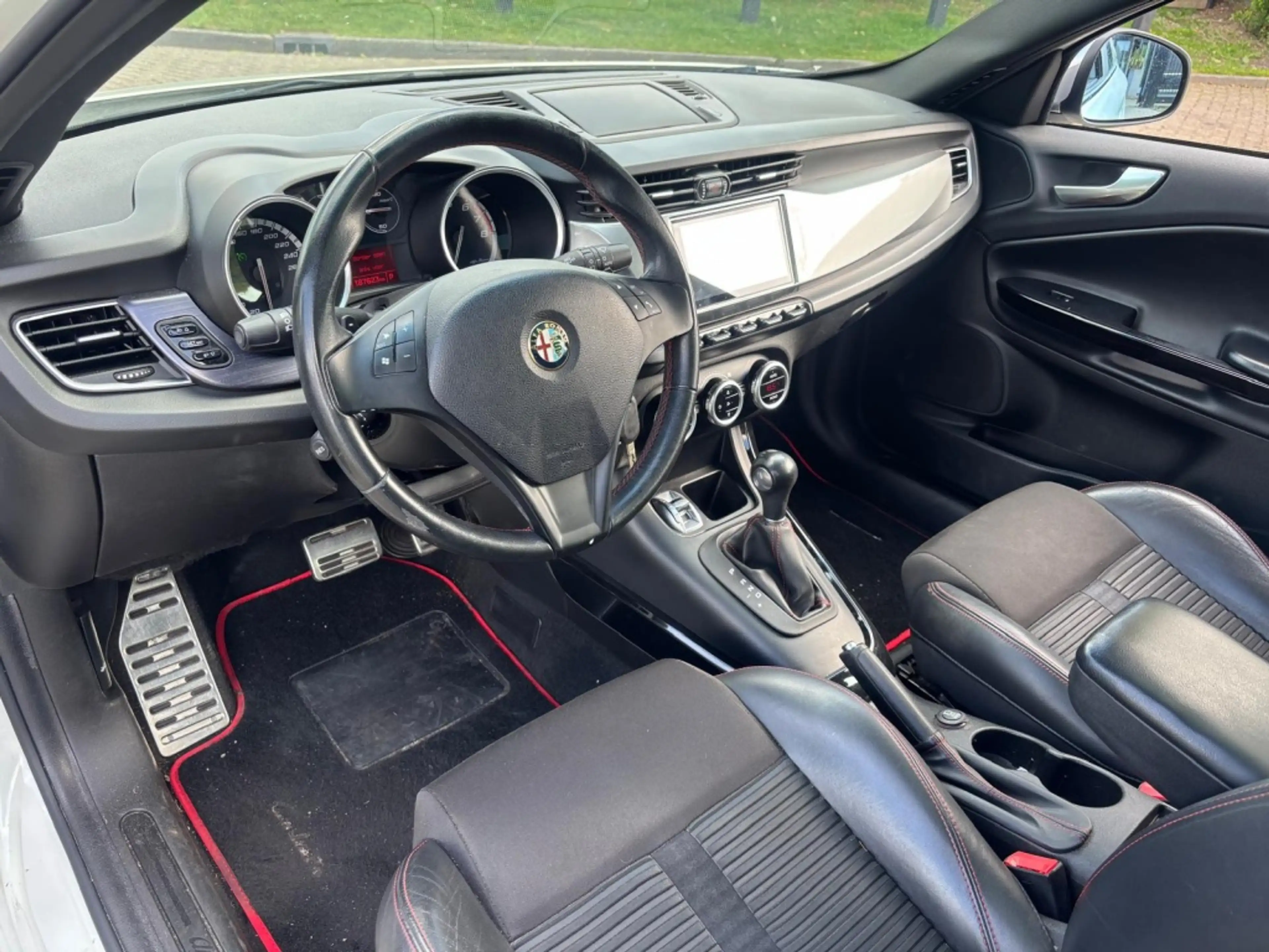 Alfa Romeo Giulietta 1.4 Turbo Benzine Automaat Wit Panoramadak Sport — photo 12