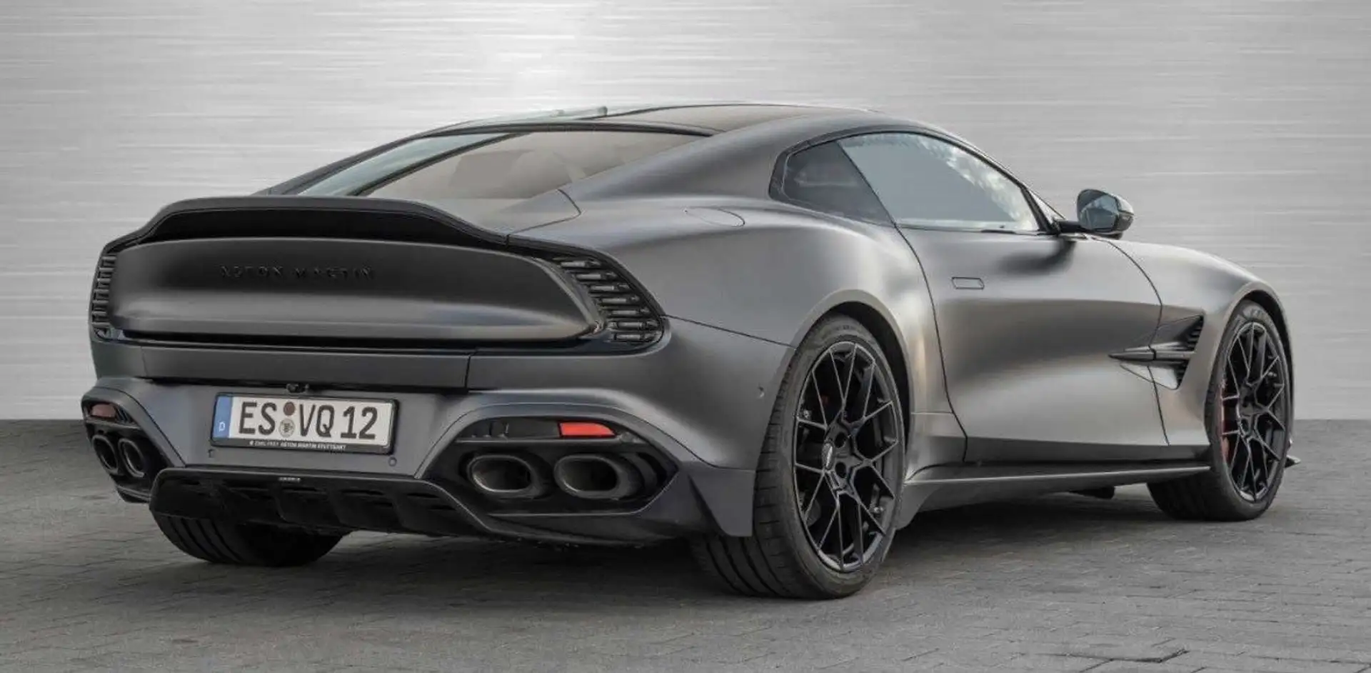 애스턴마틴 뱅퀴시 Coupe 2025 실버 사진 2
