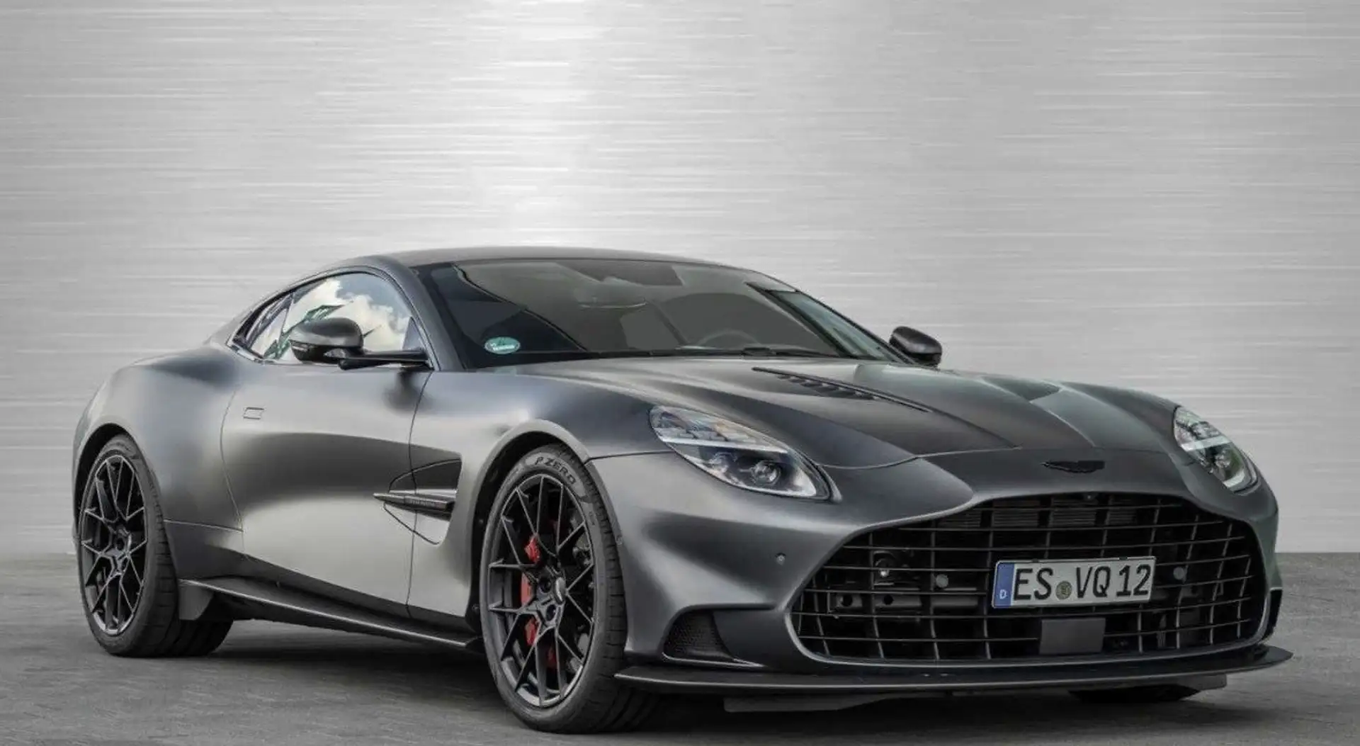 애스턴마틴 뱅퀴시 Coupe 2025 실버 사진 3