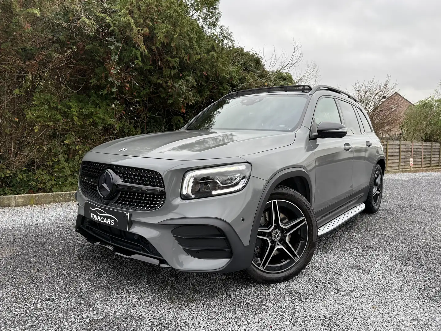 Mercedes-Benz GLB 200 d * PACK AMG * BURMESTER * PANO * CAMERA * 5 ZIT Noir - 1