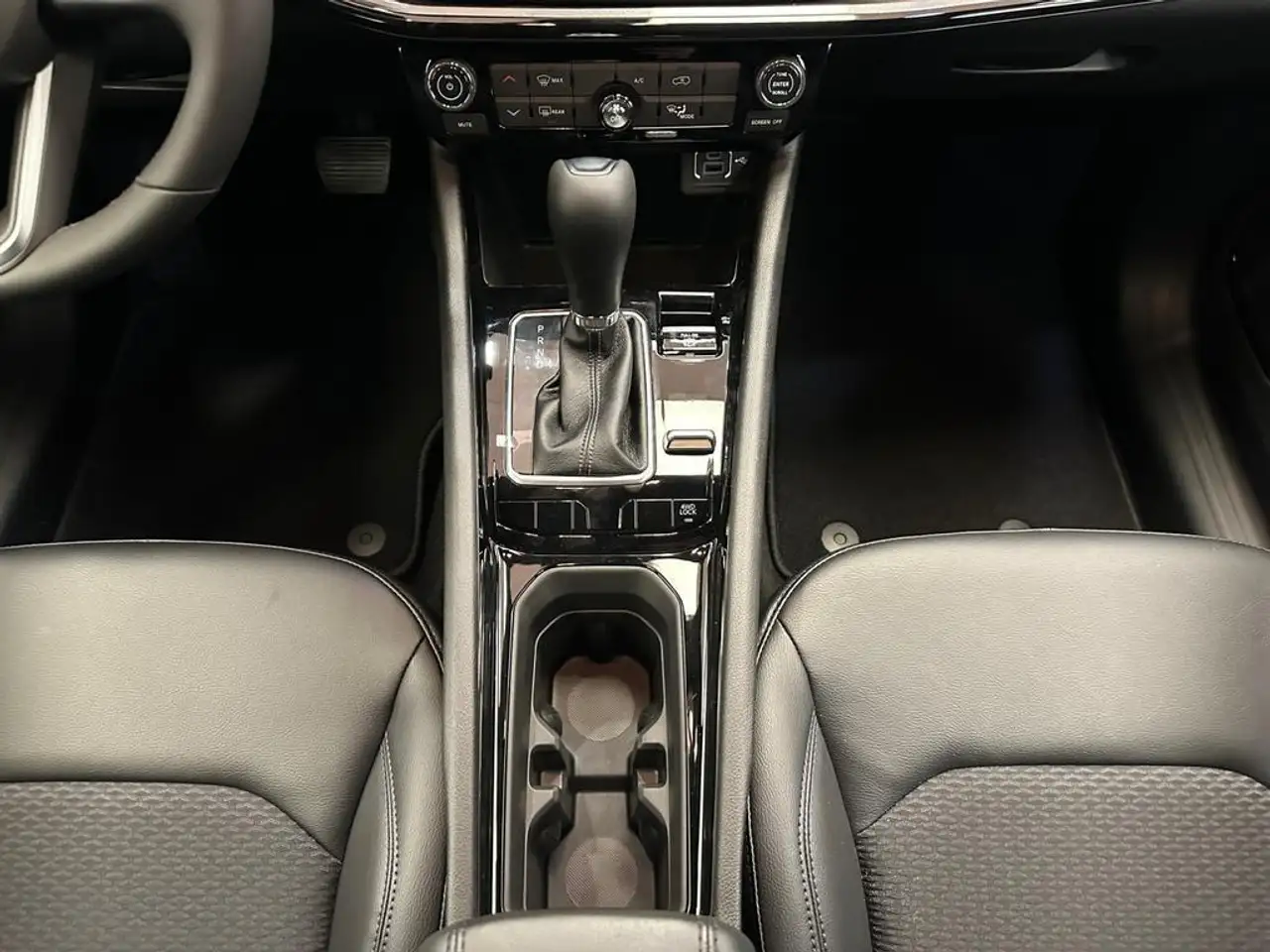 Jeep Compass photo Jeep Compass