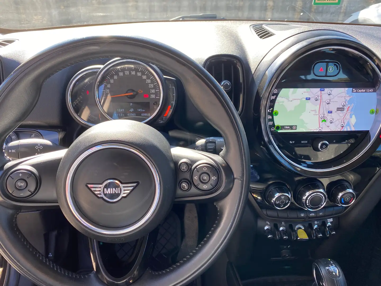 MINI Cooper SE Countryman Mini Countryman F60 2020 1.5 Essential all4 auto Černá - 1
