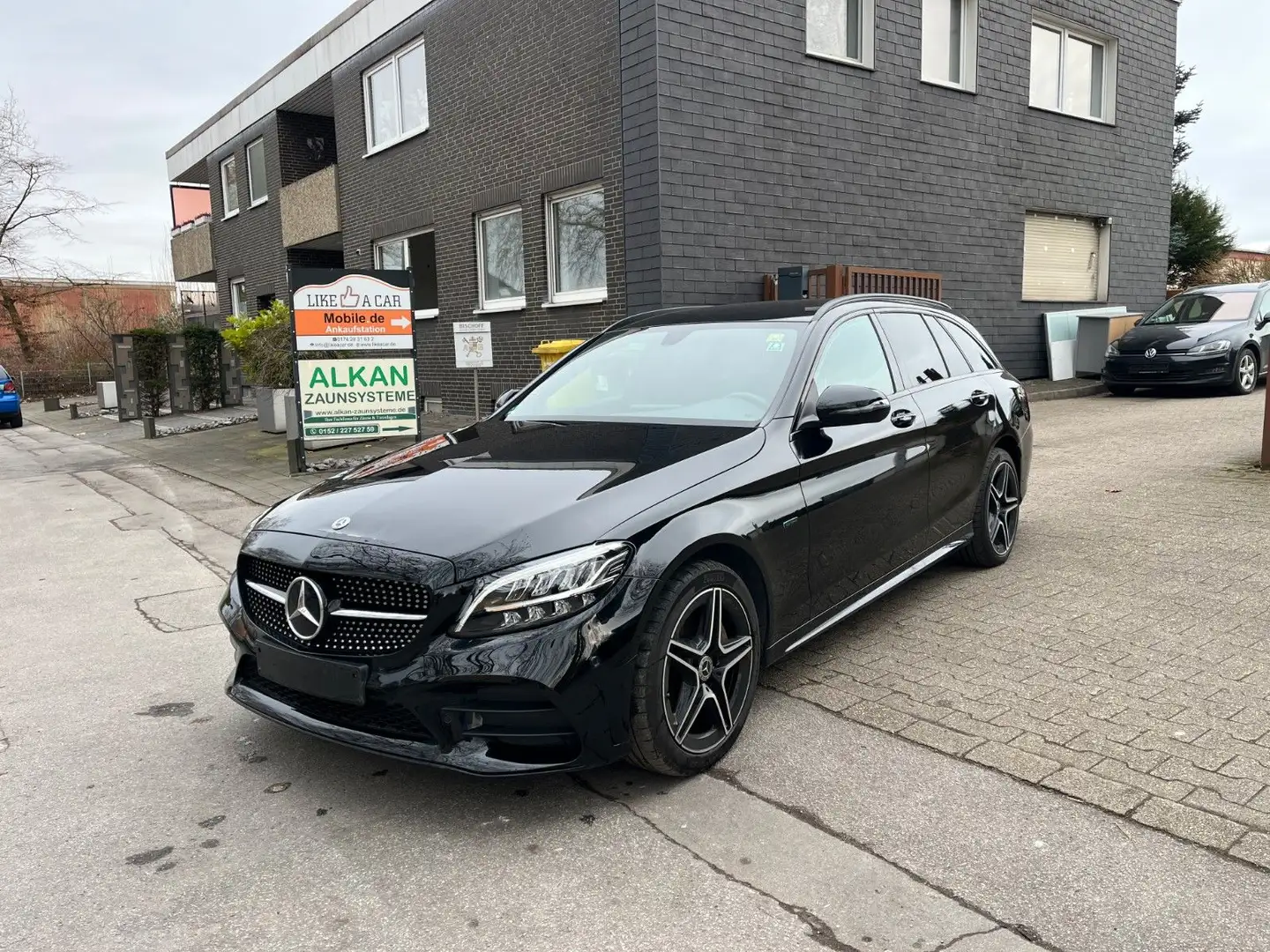 Mercedes-Benz C 300 T e *WIDESCREEN*SHZ*NIGHT*AMG*1 HAND* Noir - 1