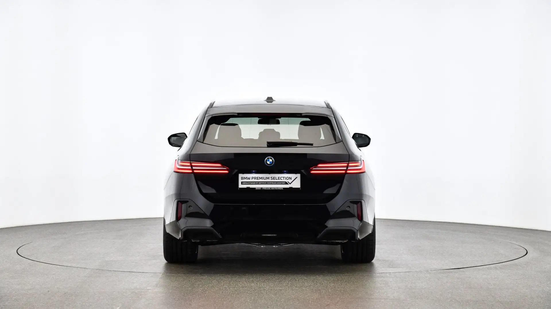 BMW 530 e Schwarz - 2