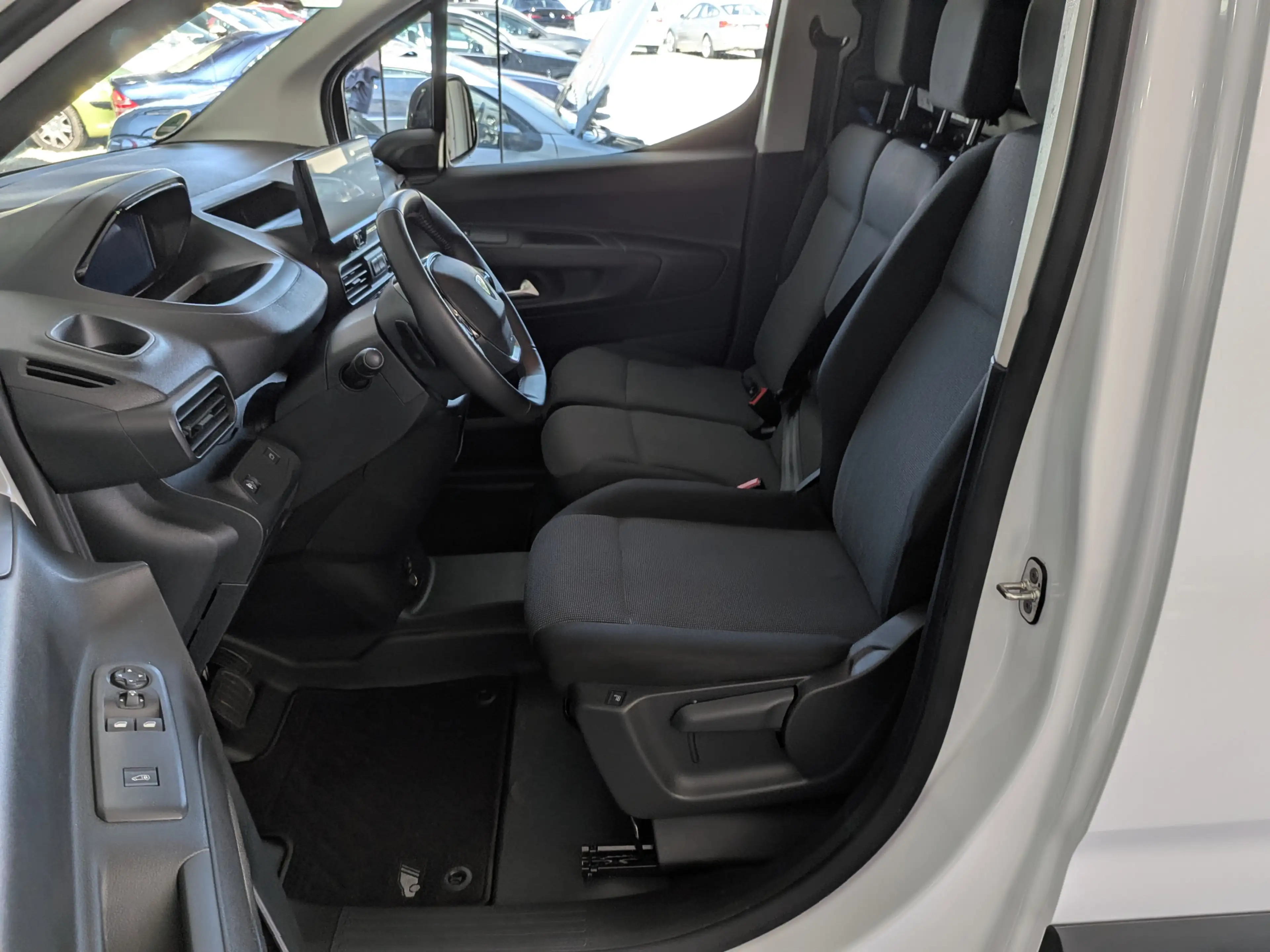 Peugeot Partner L1H1 M+NAVI+360°KAMERA+TOT WINKEL+AUTOMATIK — photo 9