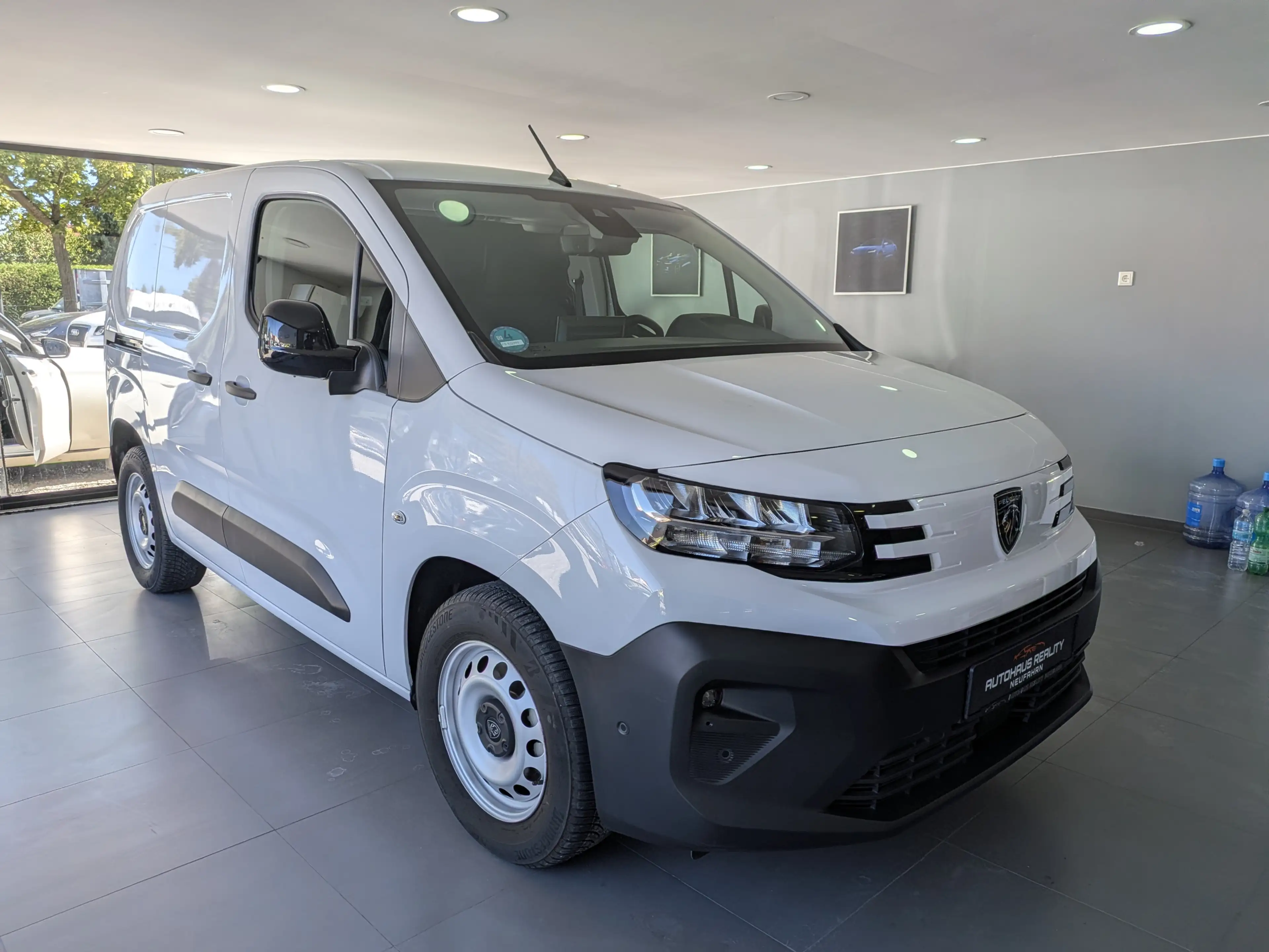 Peugeot Partner L1H1 M+NAVI+360°KAMERA+TOT WINKEL+AUTOMATIK