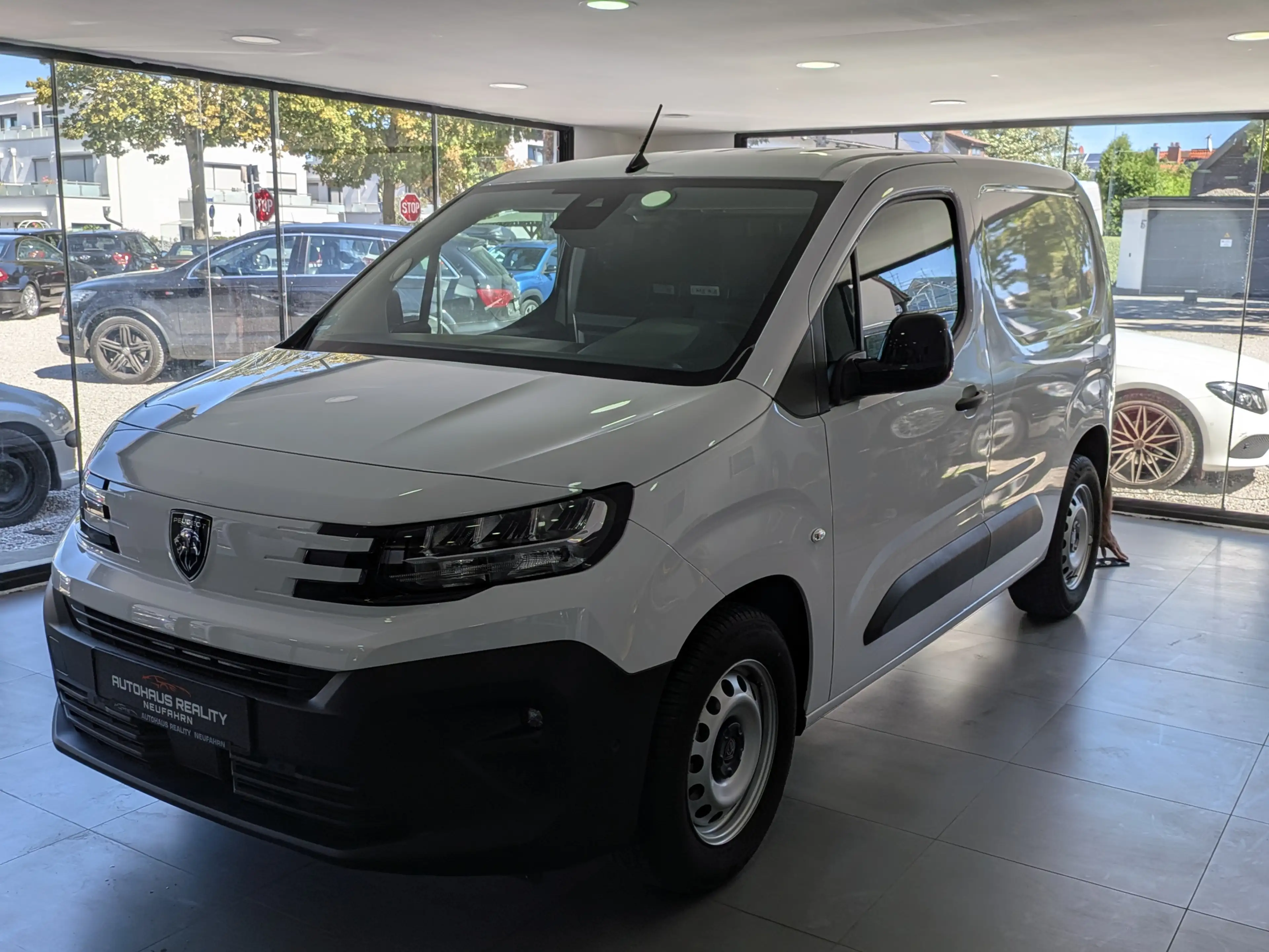 Peugeot Partner L1H1 M+NAVI+360°KAMERA+TOT WINKEL+AUTOMATIK — photo 3
