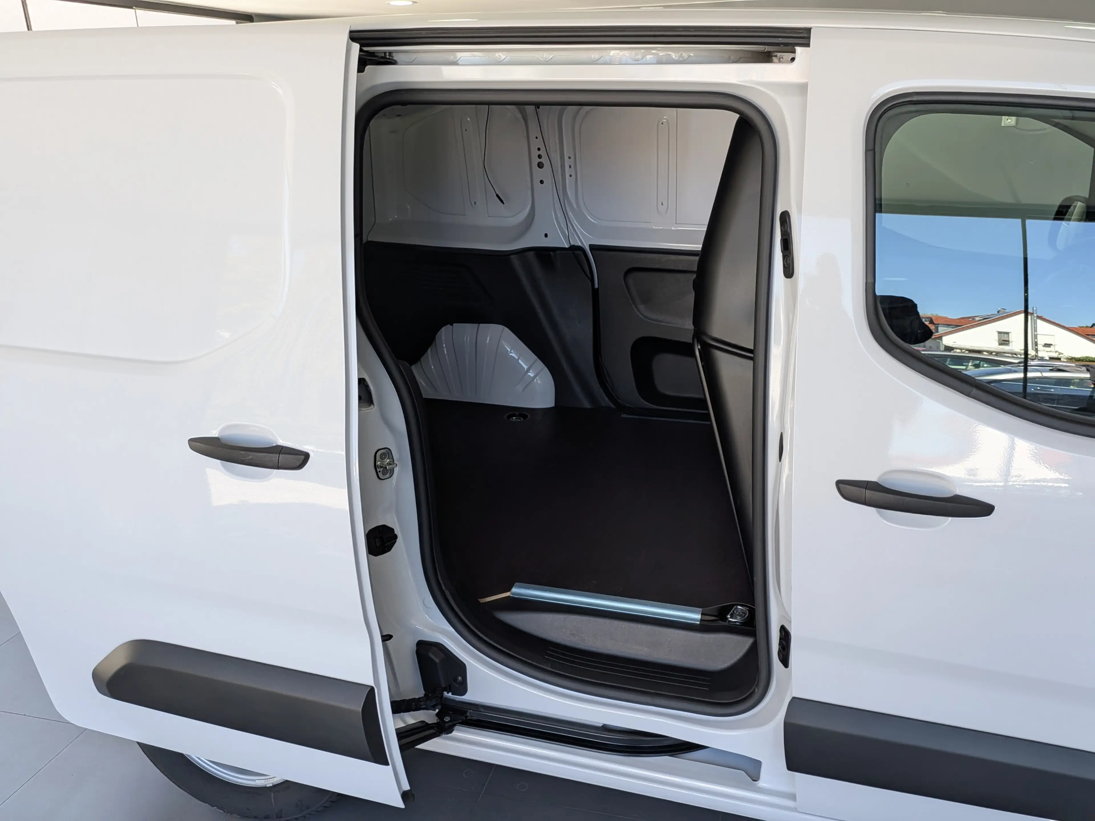 Peugeot Partner L1H1 M+NAVI+360°KAMERA+TOT WINKEL+AUTOMATIK — photo 7