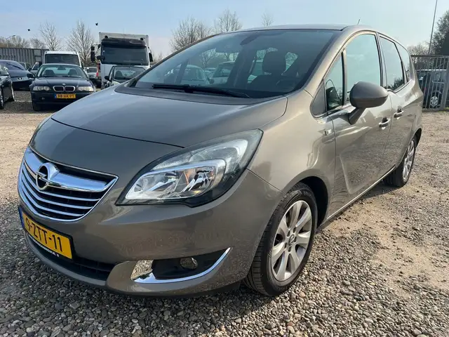 2015 Opel Meriva in Brown for sale
