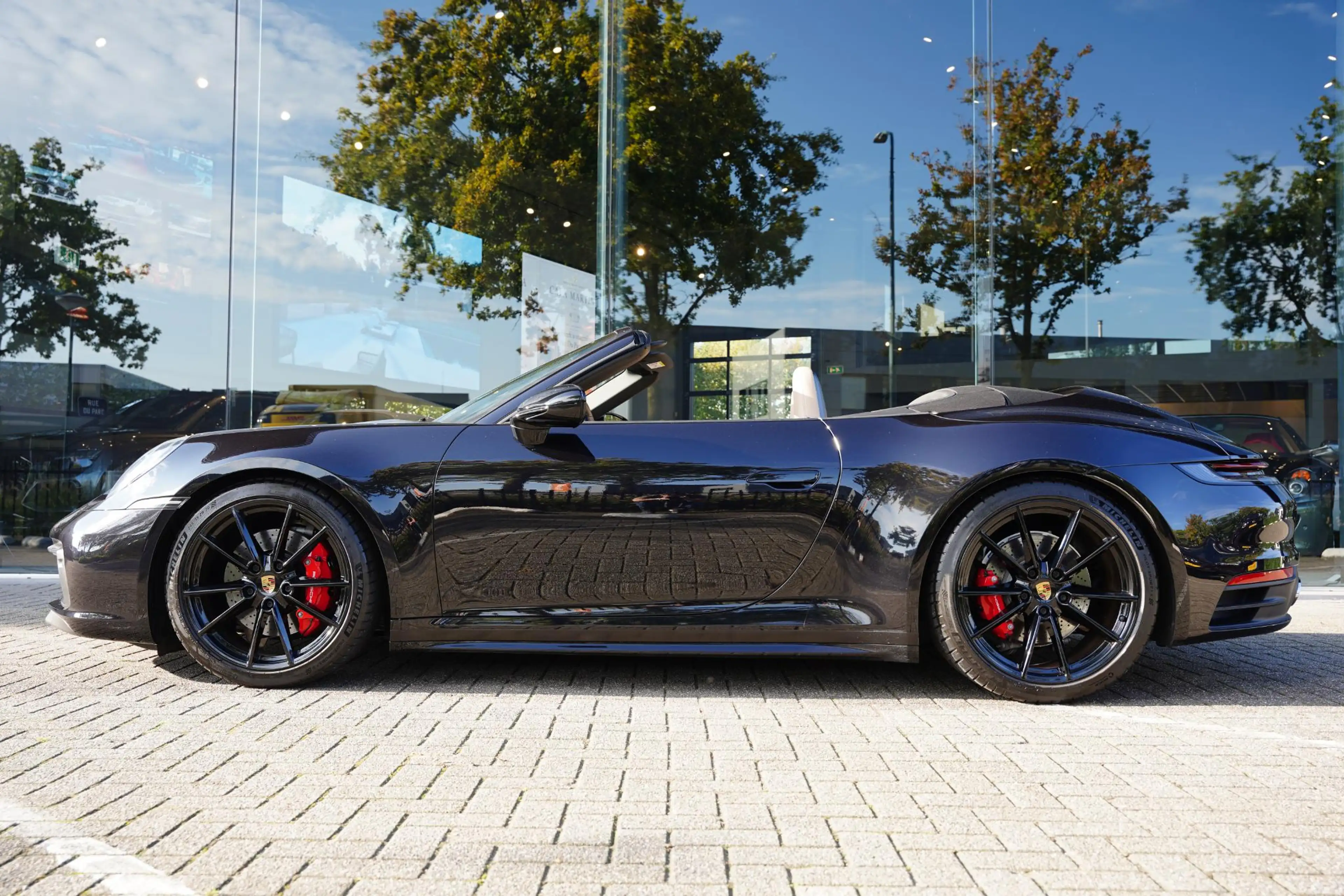 Porsche 992 992 Cabriolet 3.0 Carrera 4 S / New Service / Lede — photo 3