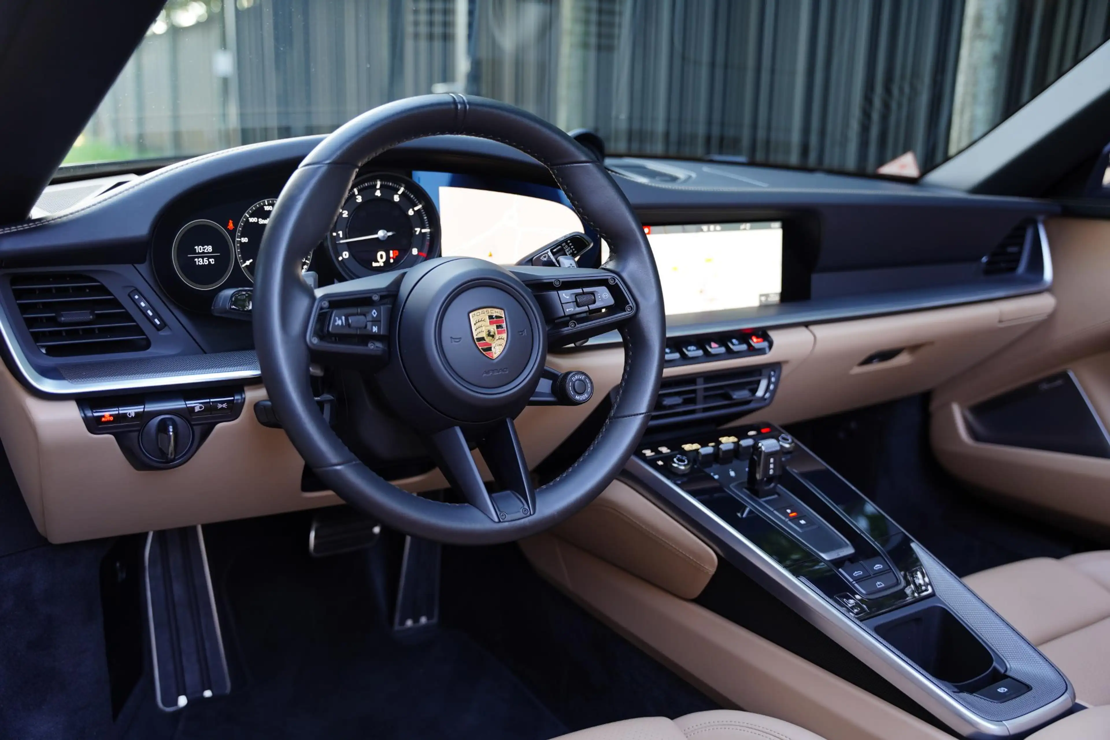 Porsche 992 992 Cabriolet 3.0 Carrera 4 S / New Service / Lede — photo 7