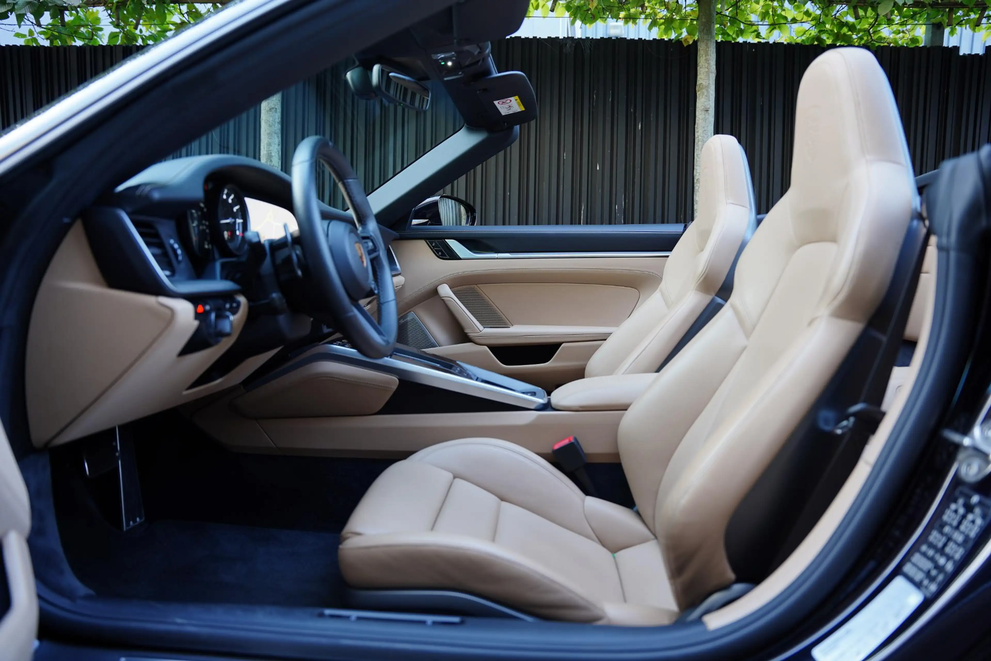 Porsche 992 992 Cabriolet 3.0 Carrera 4 S / New Service / Lede — photo 8