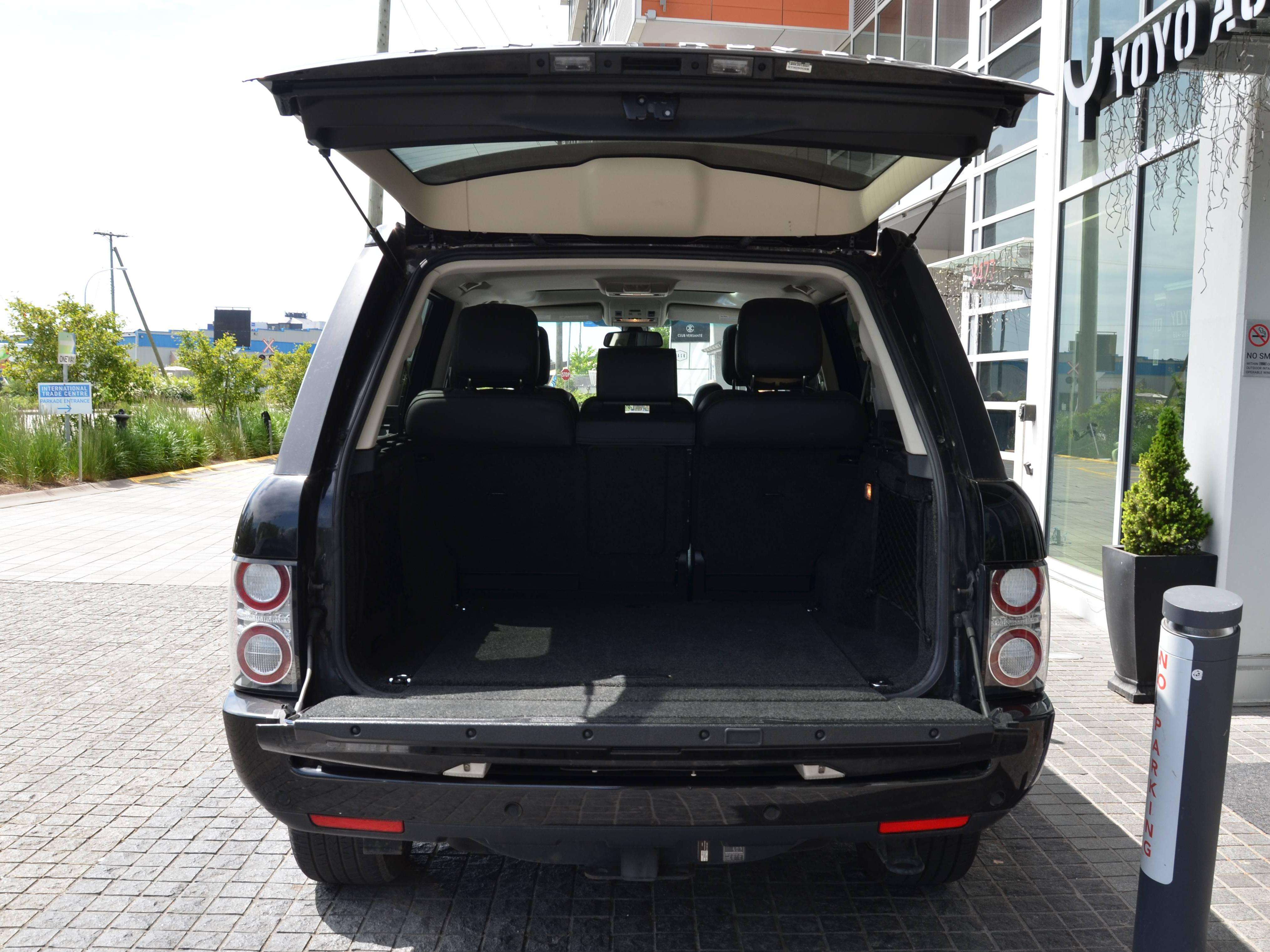 2011 Land Rover Range Rover HSE thumb 9