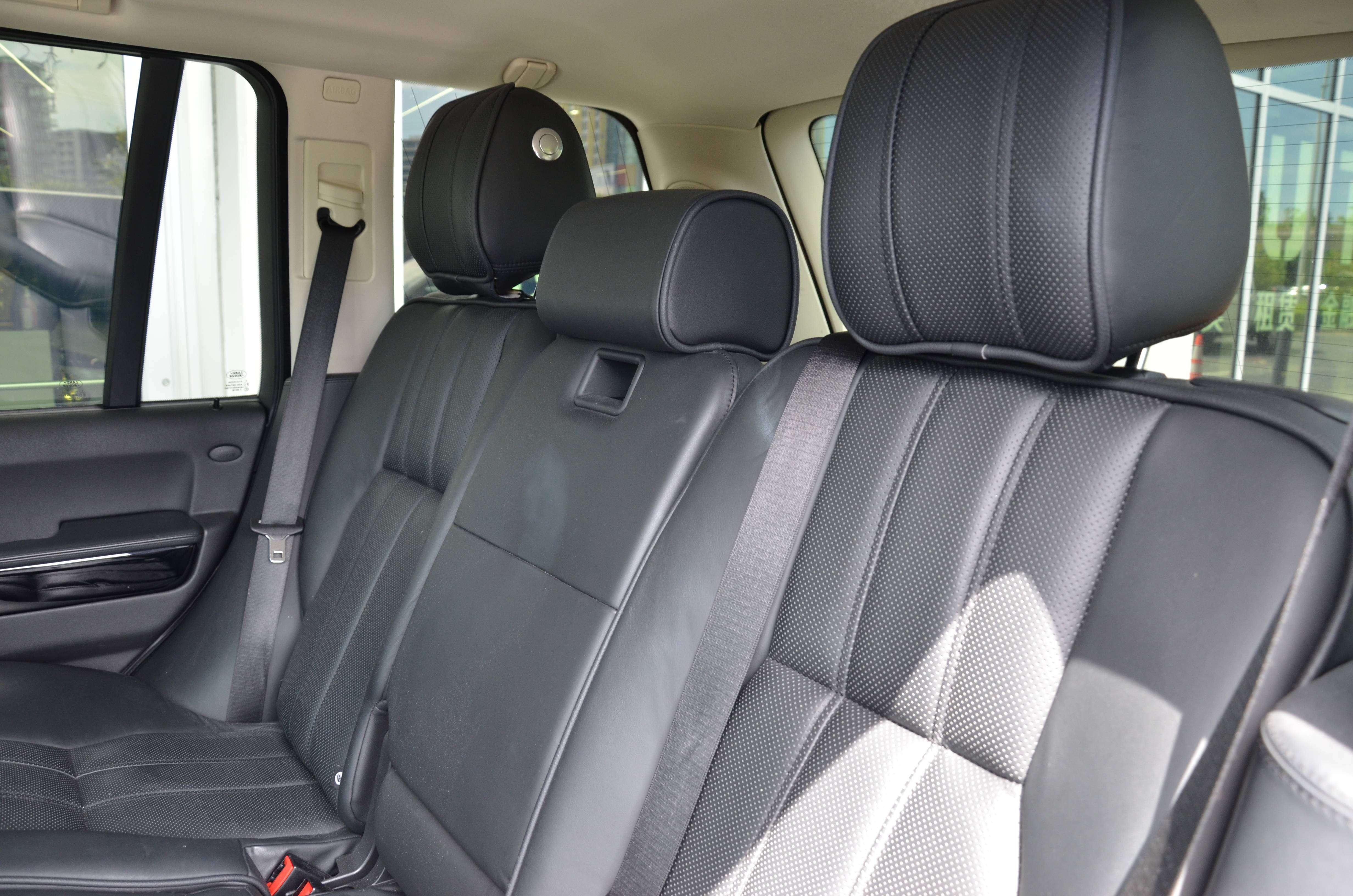 2011 Land Rover Range Rover HSE thumb 21
