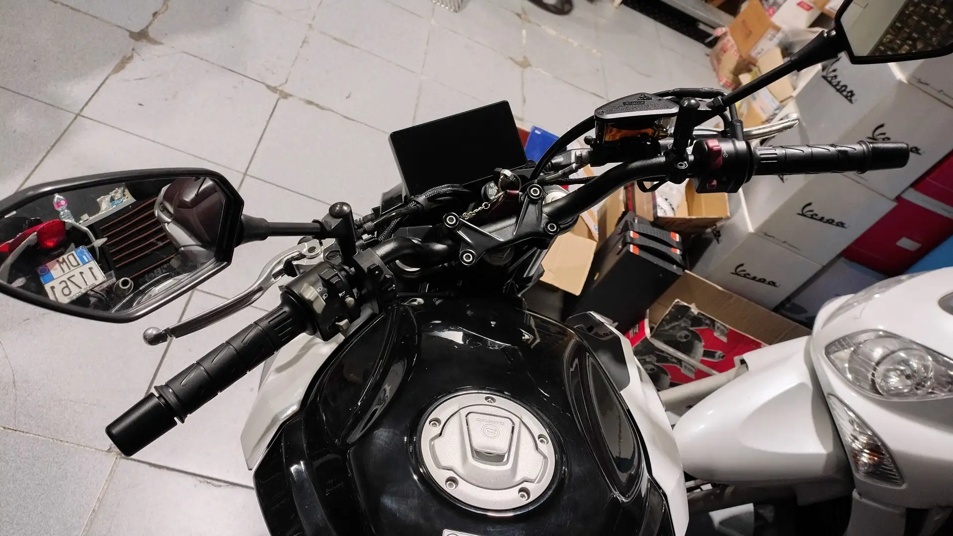 CFMOTO 650 NK Fehér - 2