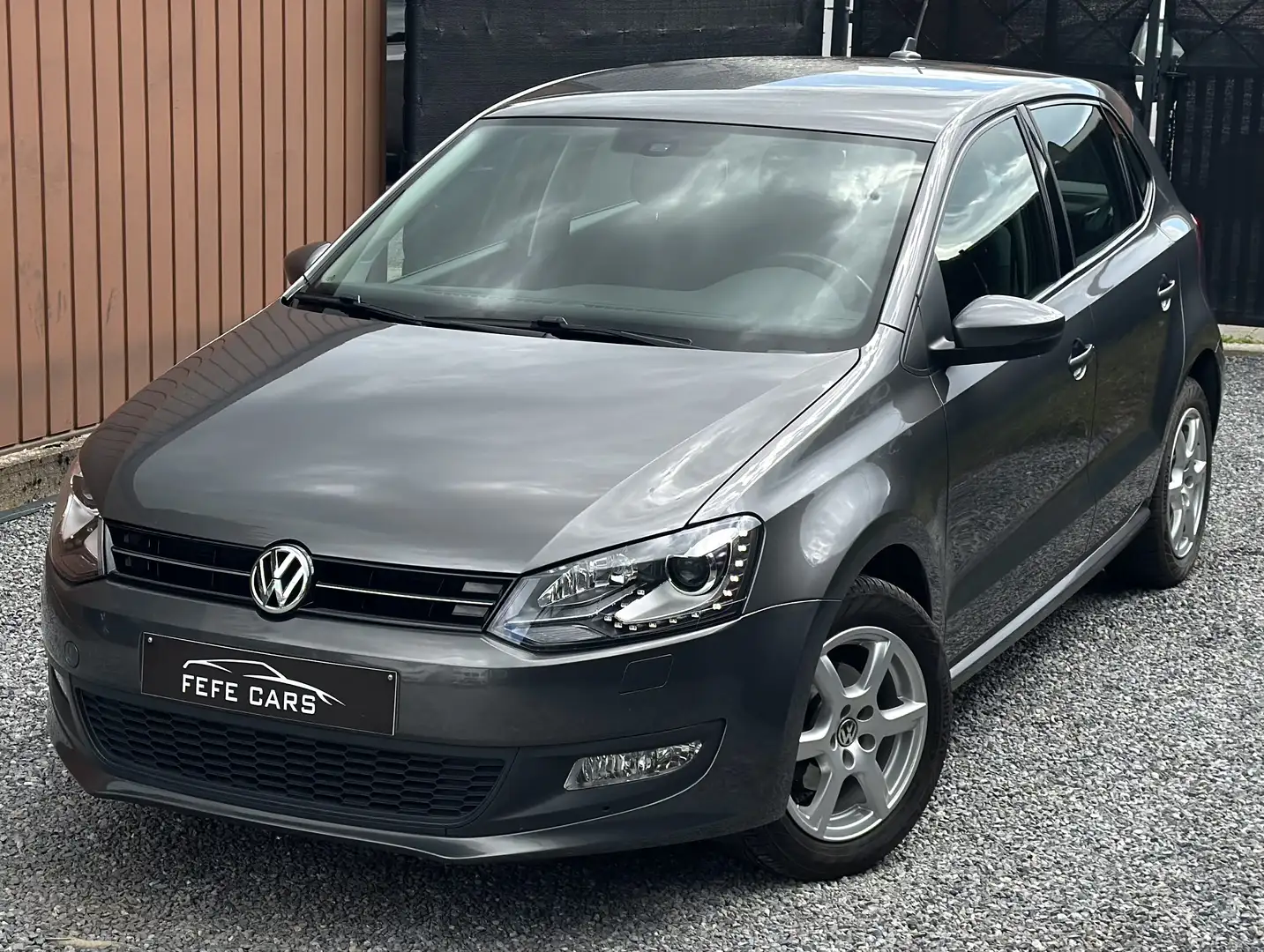 Volkswagen Polo 1.4i Highline DSG Gris - 1