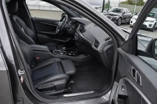 BMW 1 Series view 15
