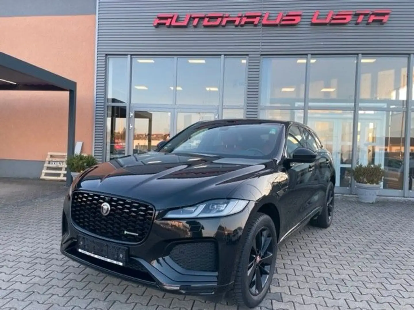 Jaguar F-Pace F-PACE R-Dynamic S AWD ACC Schwarz - 1