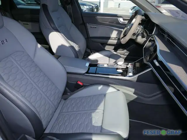 Audi RS6 view 5