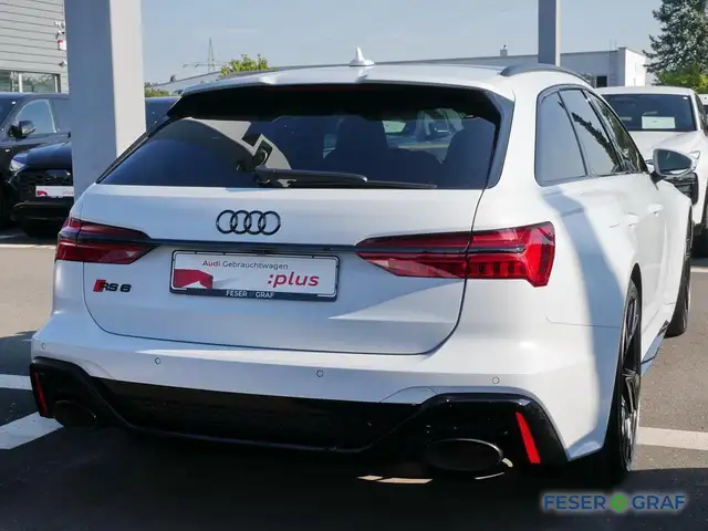 Audi RS6 view 3