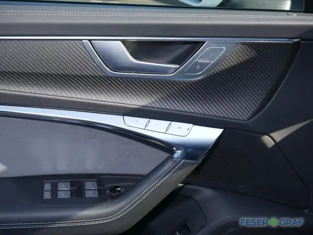 Audi RS6 view 7