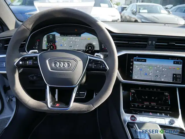 Audi RS6 view 11