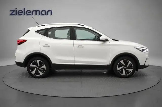 MG ZS view 17