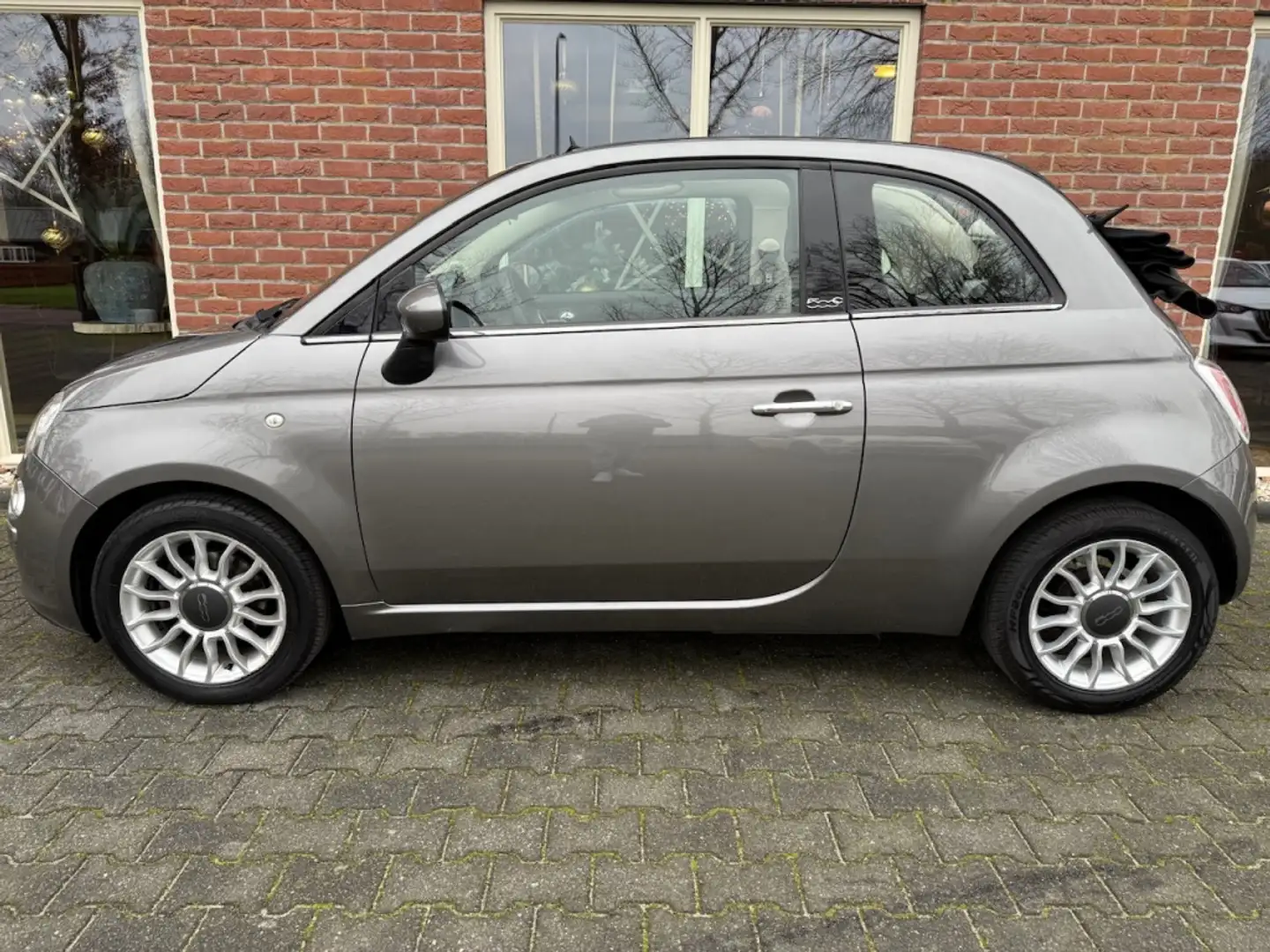 Fiat 500C 0.9 TwinAir Lounge AUTOMAAT NIEUWE APK / CAMERA / Grijs - 2